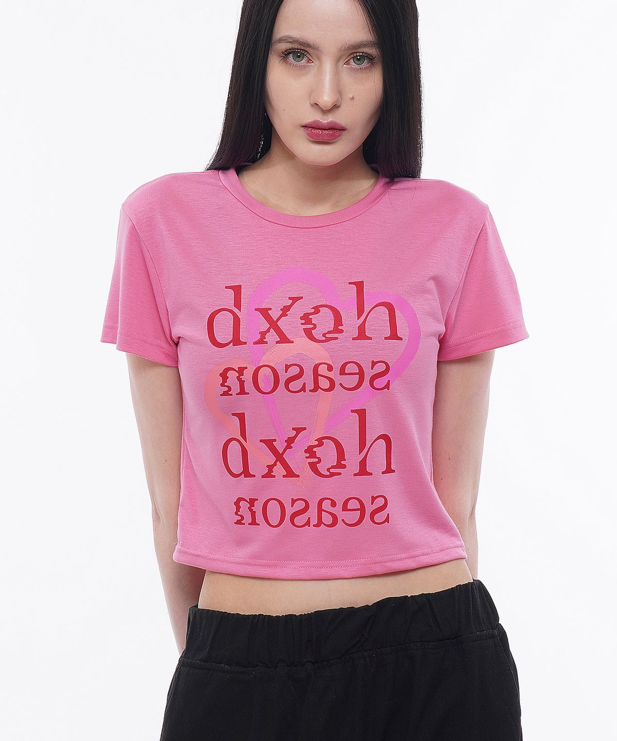 디쏘에이치(D.XO.H) 투 하트 시즌 로고 크롭티 핑크