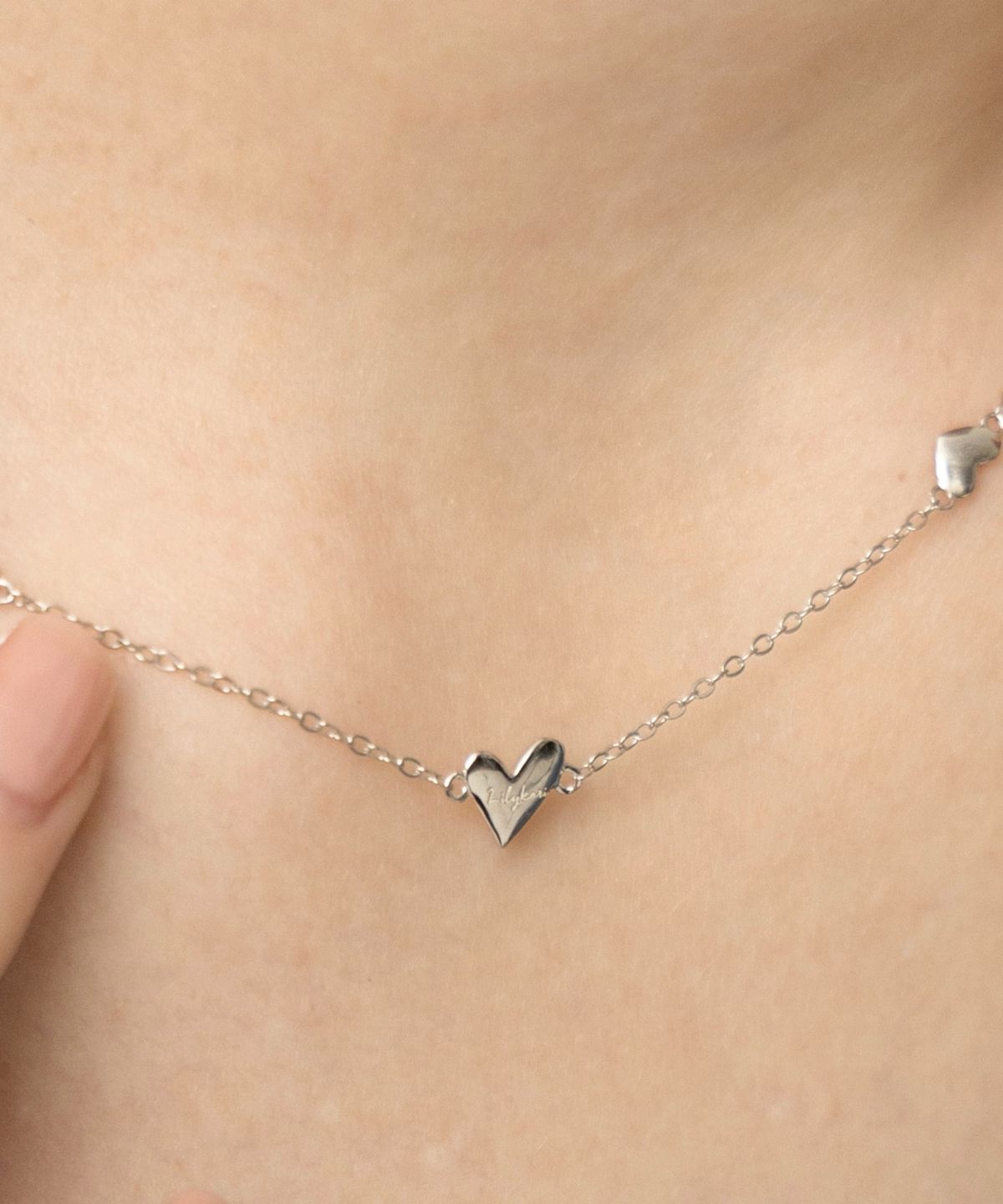 릴리코리(LILYKORI) Silver Triple Heart Necklace