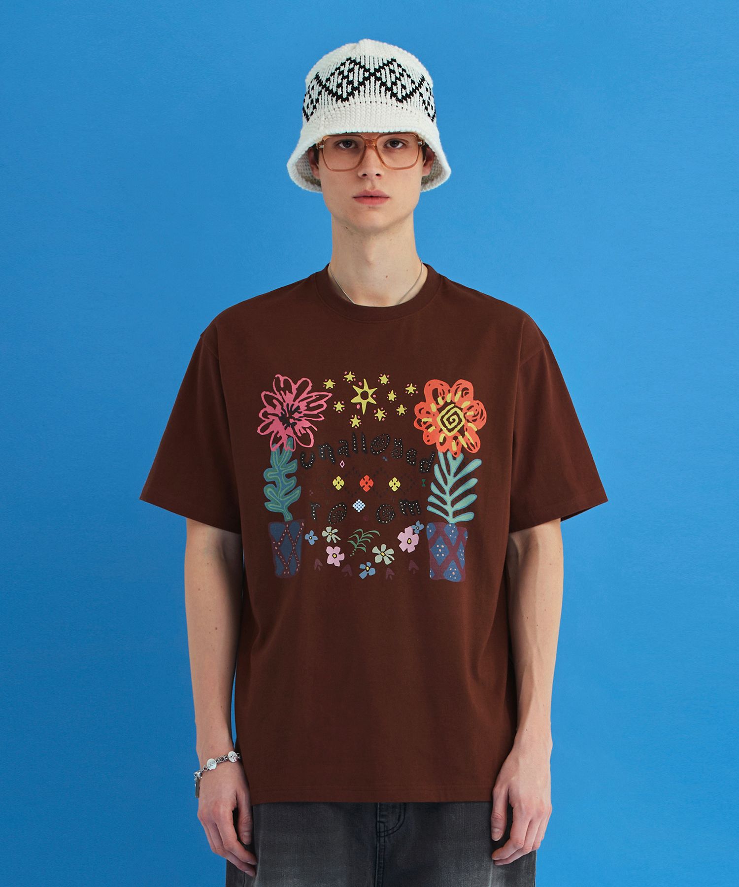 UNALLOYED★韓国★男女兼用★人気★FLOWER ARGYLE T SHIRT 3色 MUSINSA公式 | UNALLOYED Flower argyle t-shirt / brown