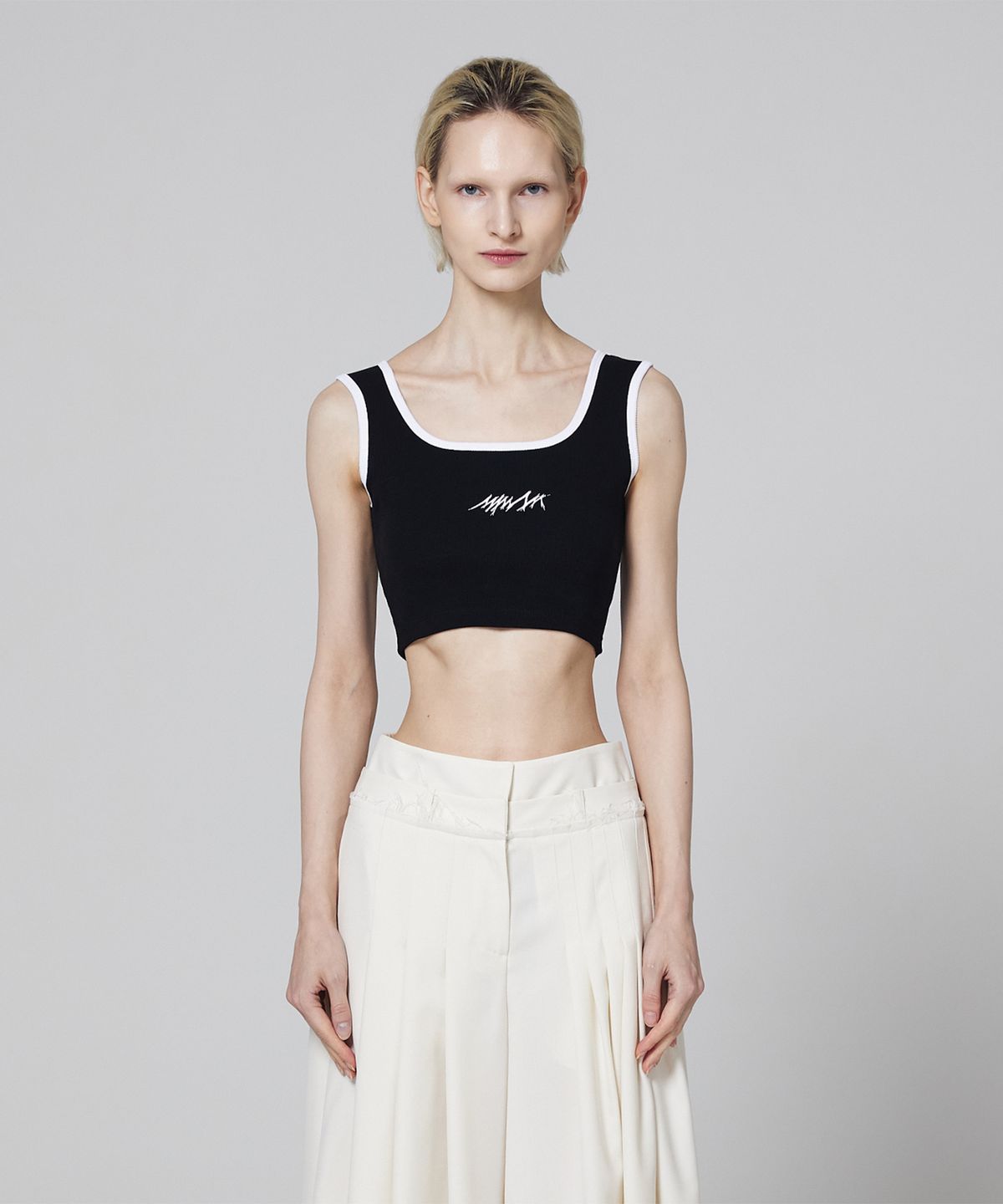 므아므(MMAM) Signature logo basic line detail sleeveless top