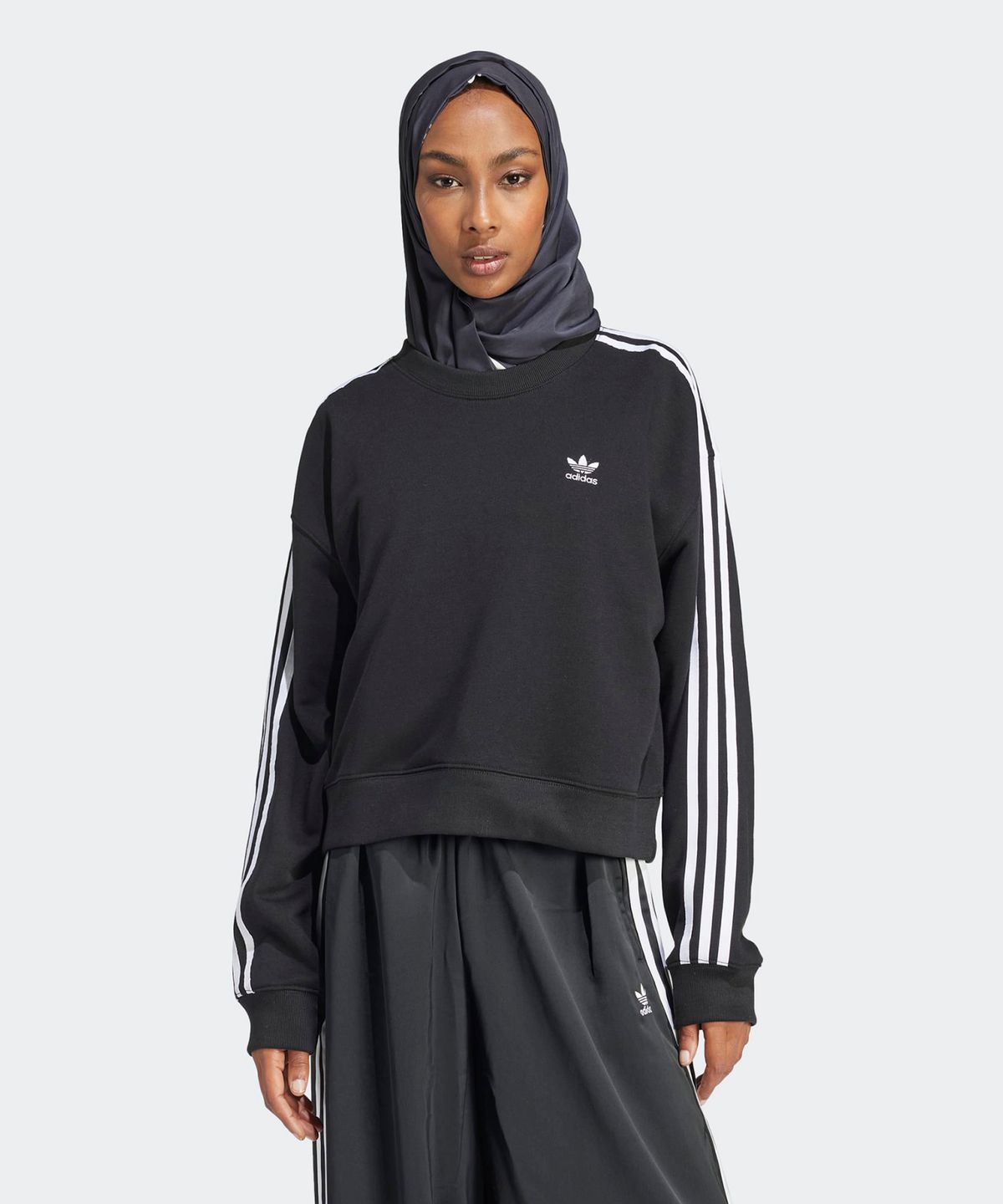 아디다스(ADIDAS) 3S 크루 스웨트셔츠 - 블랙 / IR5522