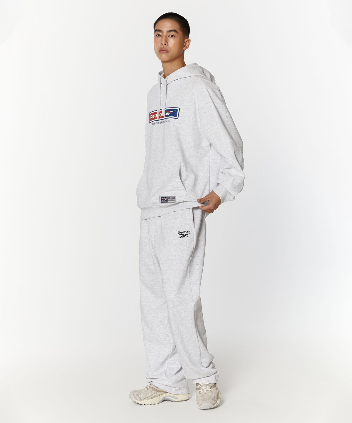 리복(REEBOK) 웜업 스웨트 팬츠 - 그레이