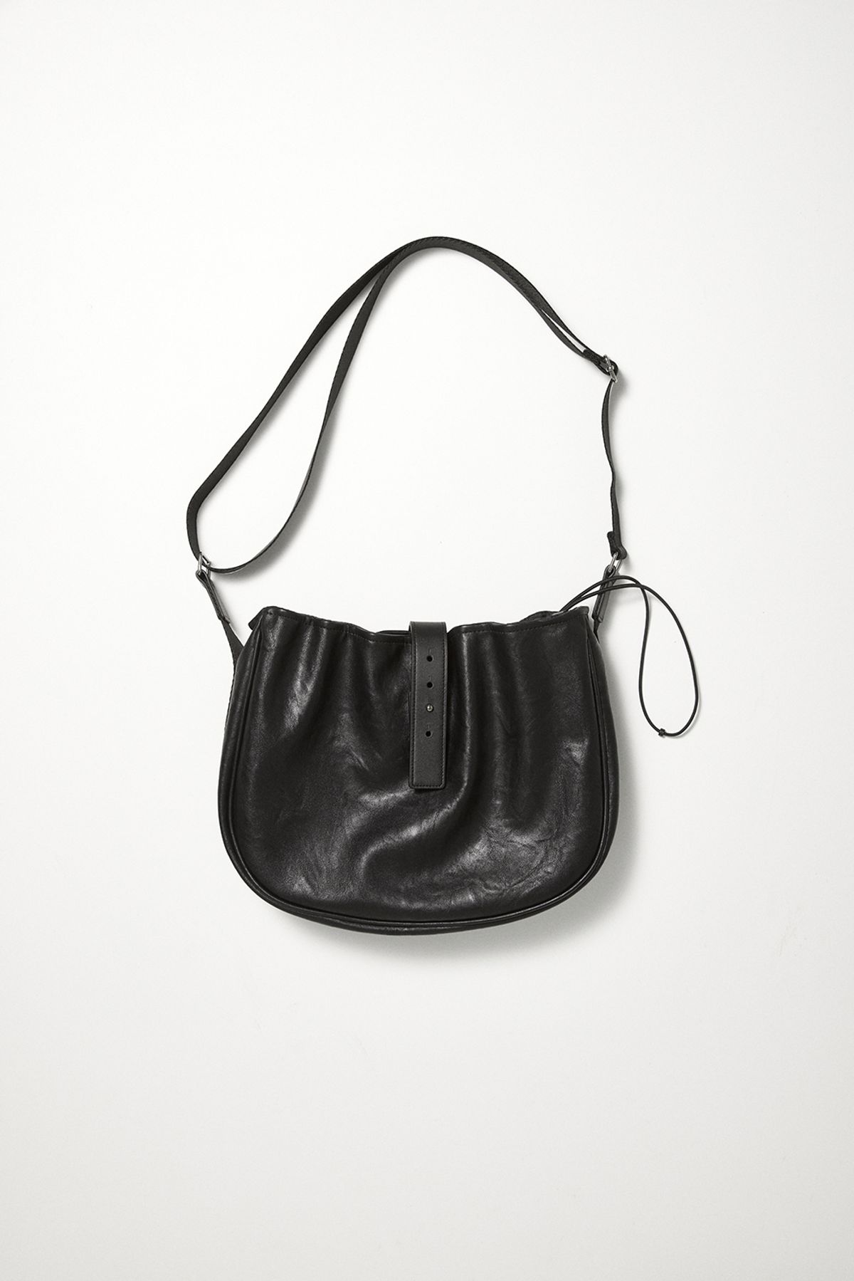 해칭룸(HATCHINGROOM) Wavy Bag Middle Faux Leather Black
