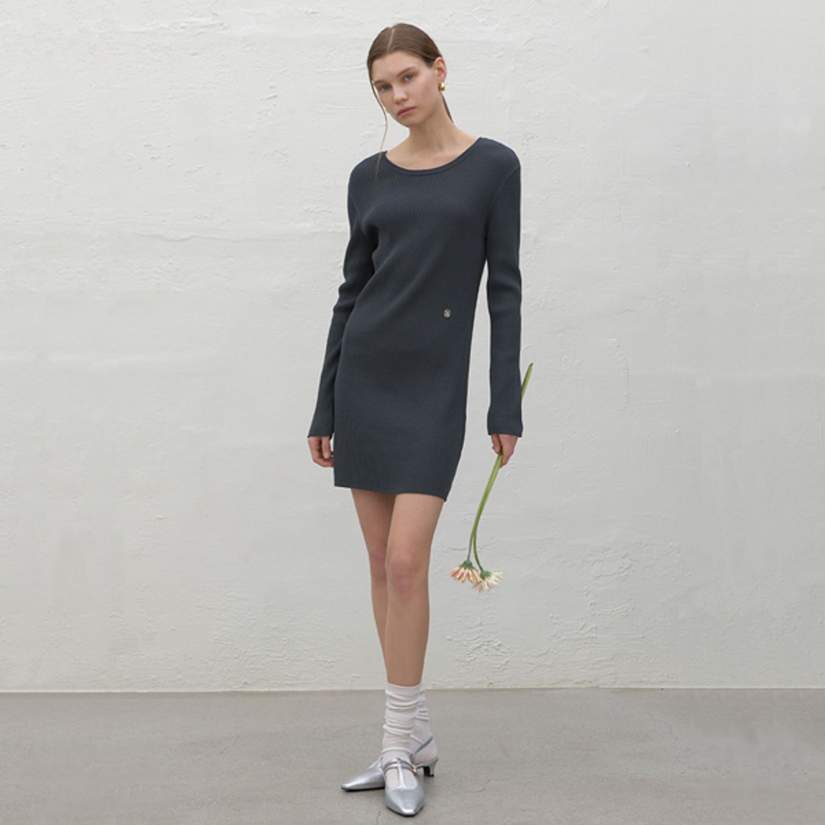 아틀리에 나인(ATELIER NAIN) BACK STRAP POINT KNIT DRESS(OP-6130)