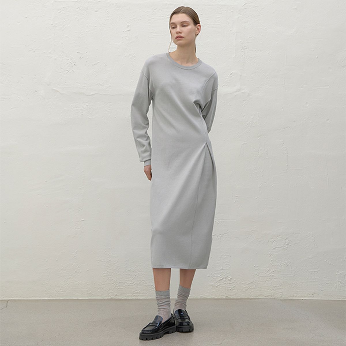 아틀리에 나인(ATELIER NAIN) SHIRRING LOOSE FIT LONG KNIT DRESS(OP-6147)
