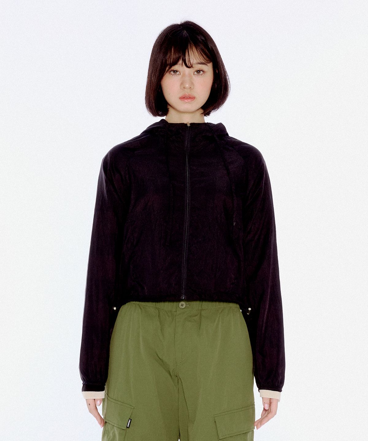 유희(YOUHEE) SHEER WIND BREAKER BLACK