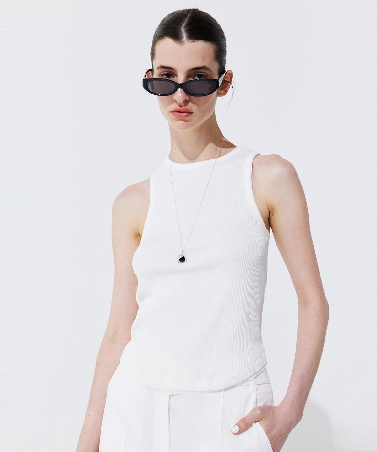 분더캄머(WNDERKAMMER) Back Cut-out Sleeveless_Ivory (백 컷아웃 슬리브리스_아이보리)
