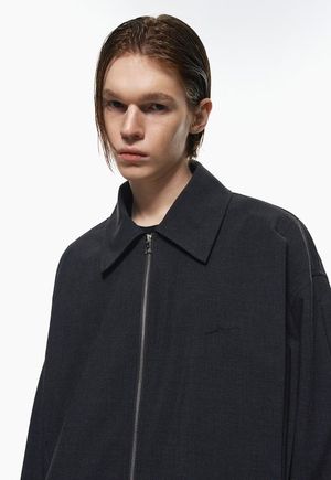 시그니처 볼륨 점퍼 차콜 ZG2JP252CH