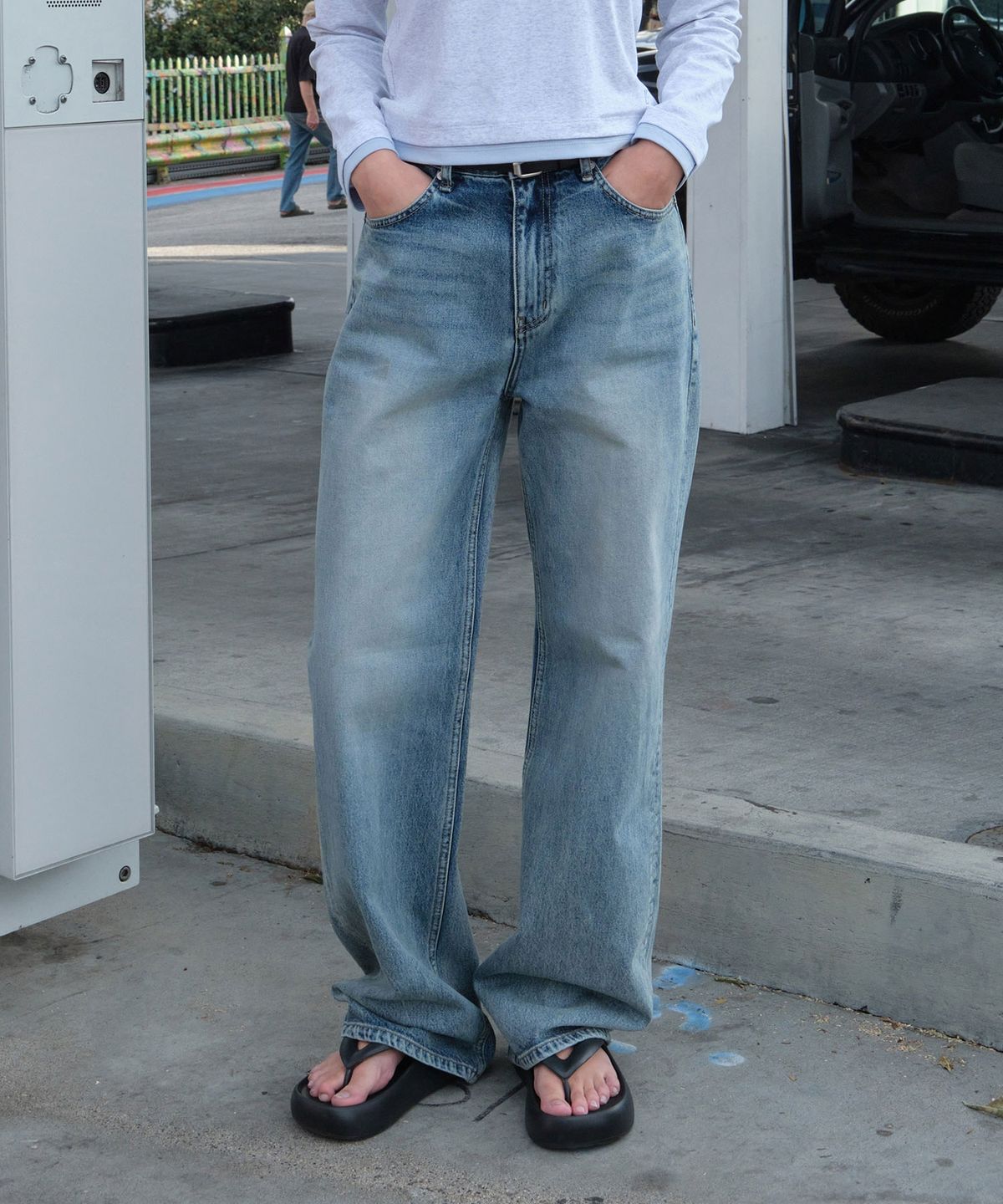 로우클래식(LOW CLASSIC) RELAXED-FIT JEANS_BLUE_LC267PT23BL