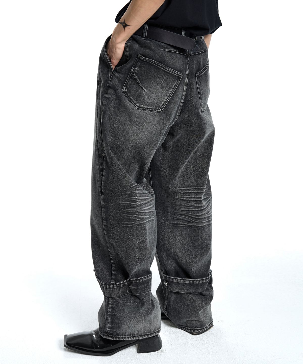 본바트(VONVAT) Bold Incision Wide Jeans (Black)