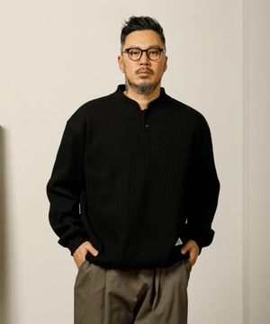 헨리넥 와플 버튼 티셔츠 블랙