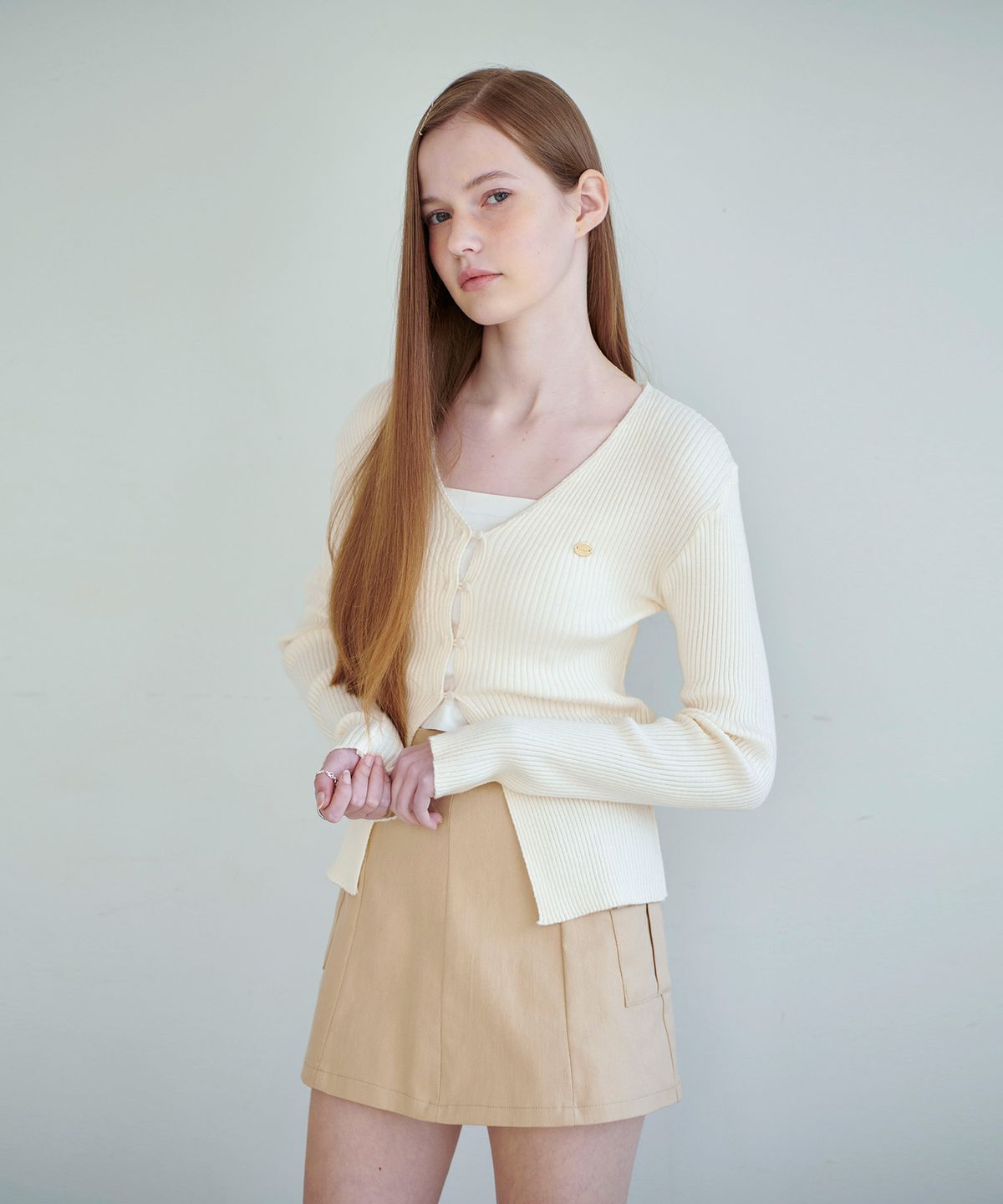 판도라핏(PANDORAFIT) Daniel V-neck Button Cardigan