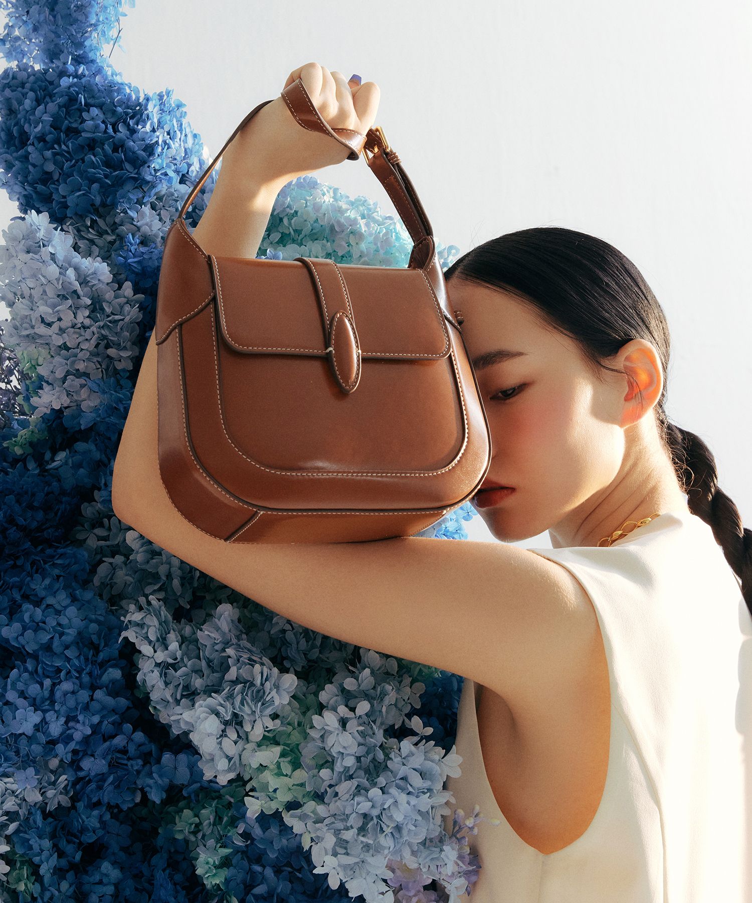 MUSINSA | BBYB Echoir Medium Shoulder Bags (Brown)