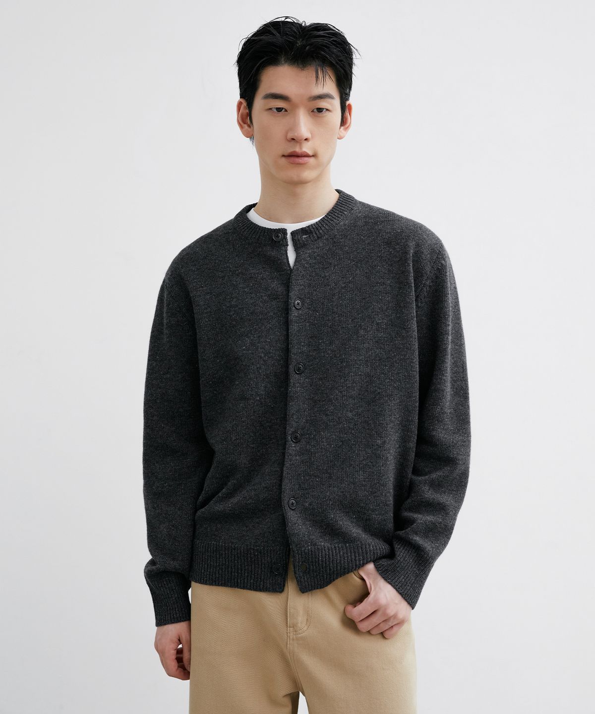 브랜디드(BRANDED) AFTER ROUND CROP CARDIGAN [CHARCOAL]