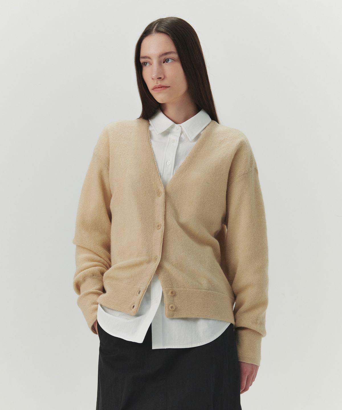 르바(LEVAR) Plain Mohair V-neck Cardigan - Biscuit Beige