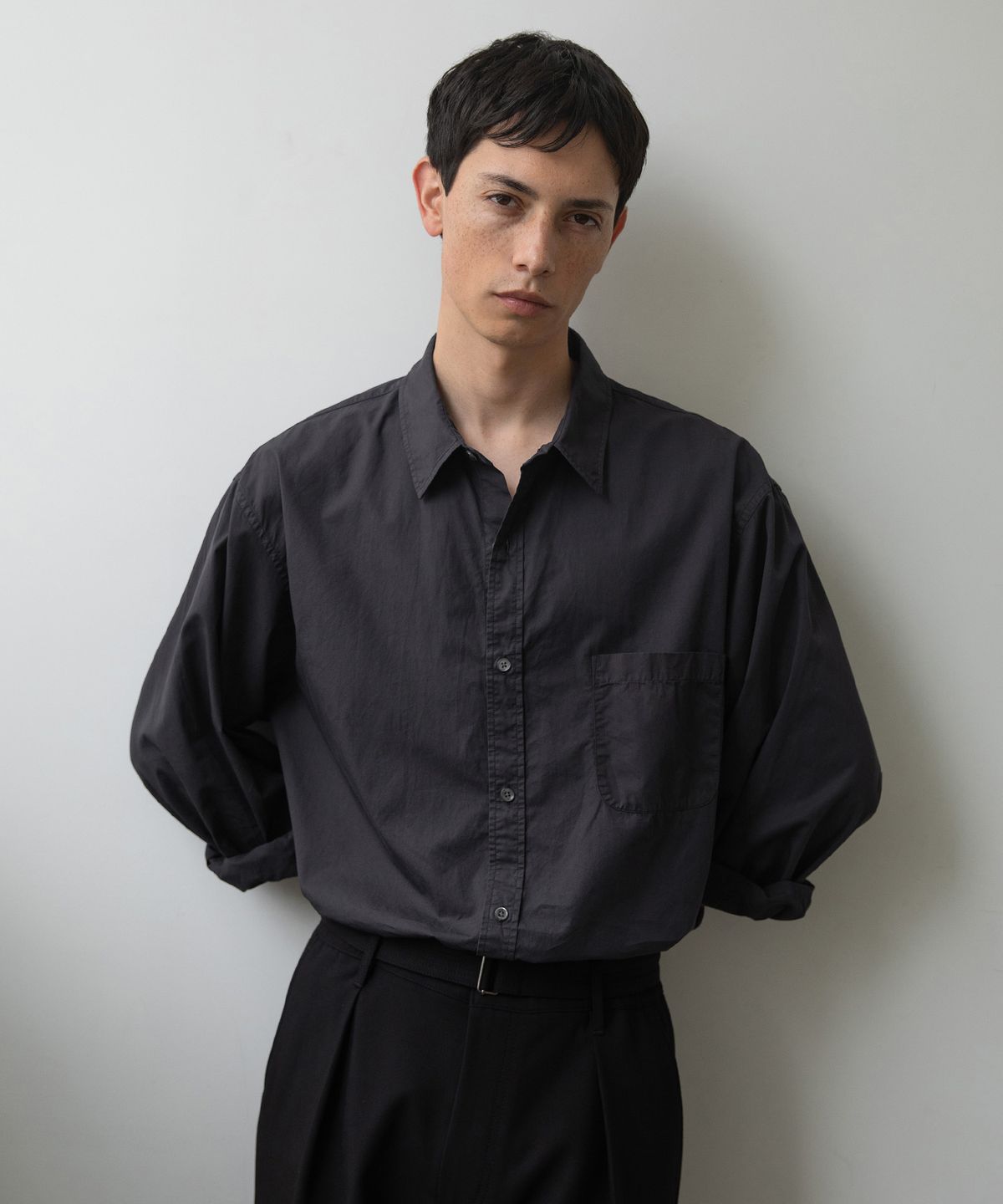어나더 오피스(ANOTHER OFFICE) Neo Bold Garment Shirt (Sumi)