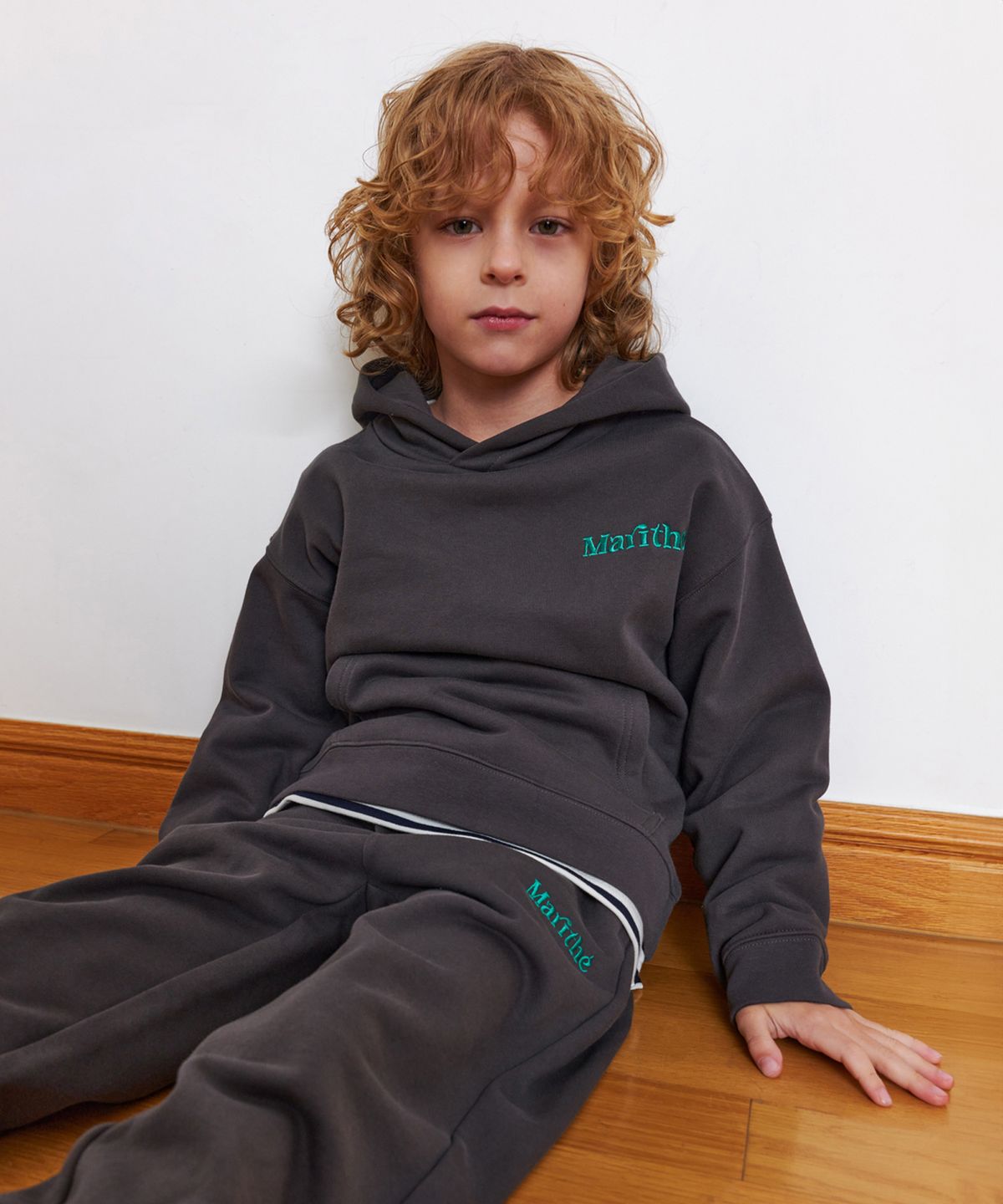 마리떼 키즈(MARITHÉ KIDS) ENFANT MARITHE LOGO HOODIE charcoal