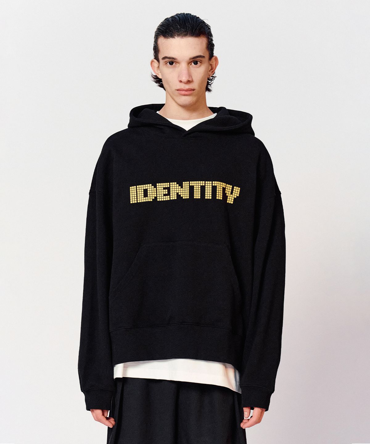 이에이(IEY) IDENTITY BLOCK HOODIE Black