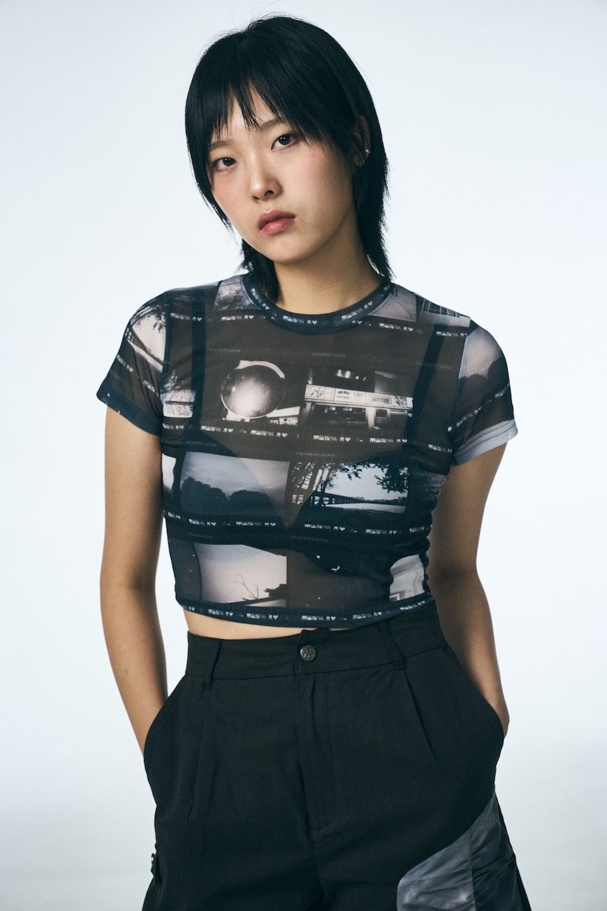 페노메논시퍼(PHENOMENON SEEPER) FILM SHORT SLEEVE CROP T-SHIRT