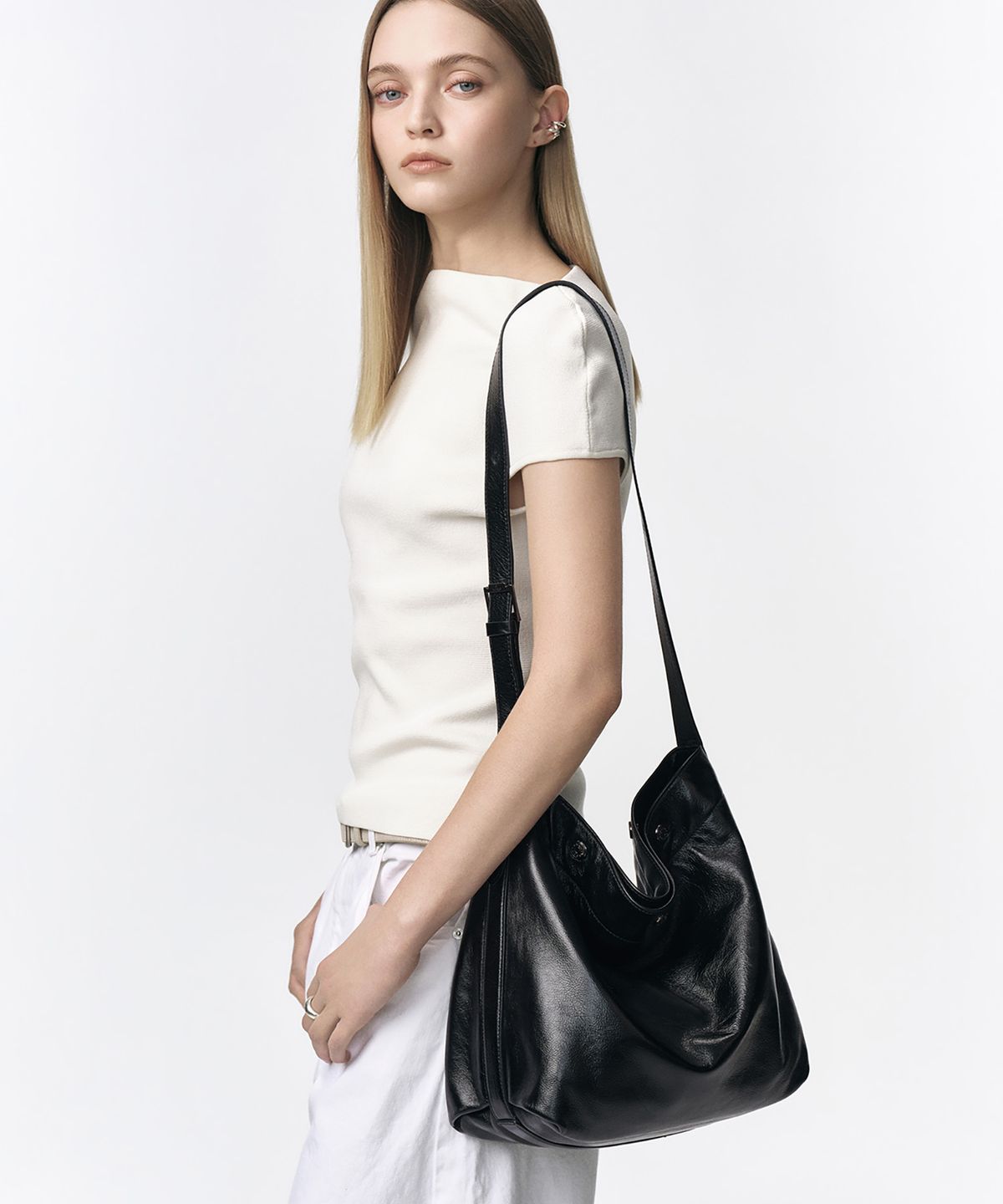 분크(VUNQUE) Perfec Button Up Soft Hobo S (퍼펙 버튼 업 소프트 호보 스몰) Black