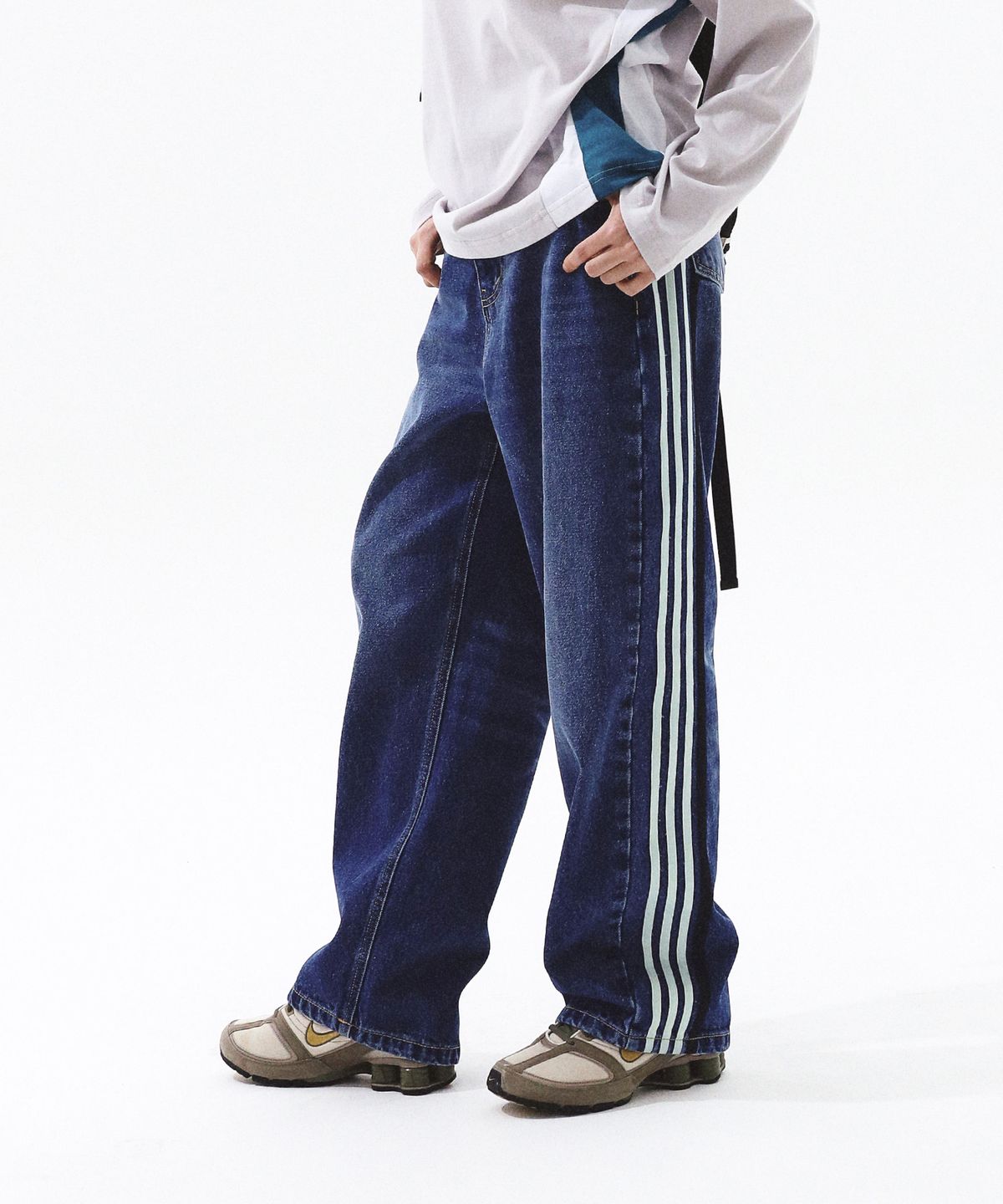프렌다(PRENDA) BACK TAPE POINT DENIM PANTS DARK BLUE