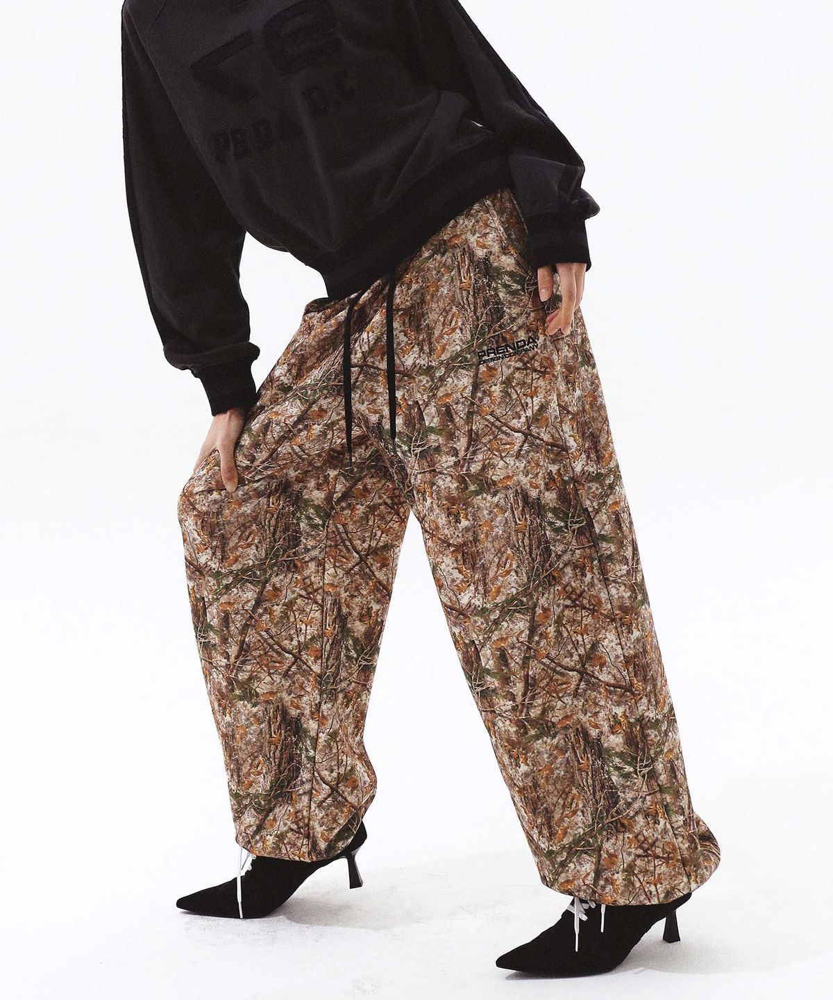 프렌다(PRENDA) REAL TREE JOGGER PANTS BROWN