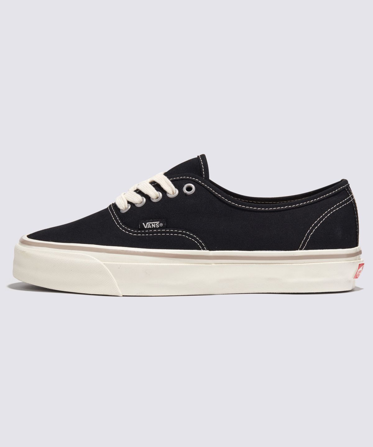 반스(VANS) 어센틱 리이슈 44 - 블랙:마쉬멜로우 / VN000CT71KP1