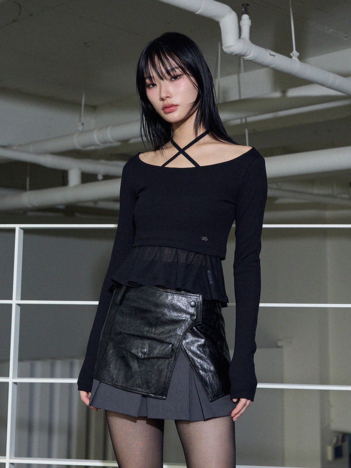아이토브 서울(ITOV SEOUL) 레이어드 크롭 티셔츠 BK