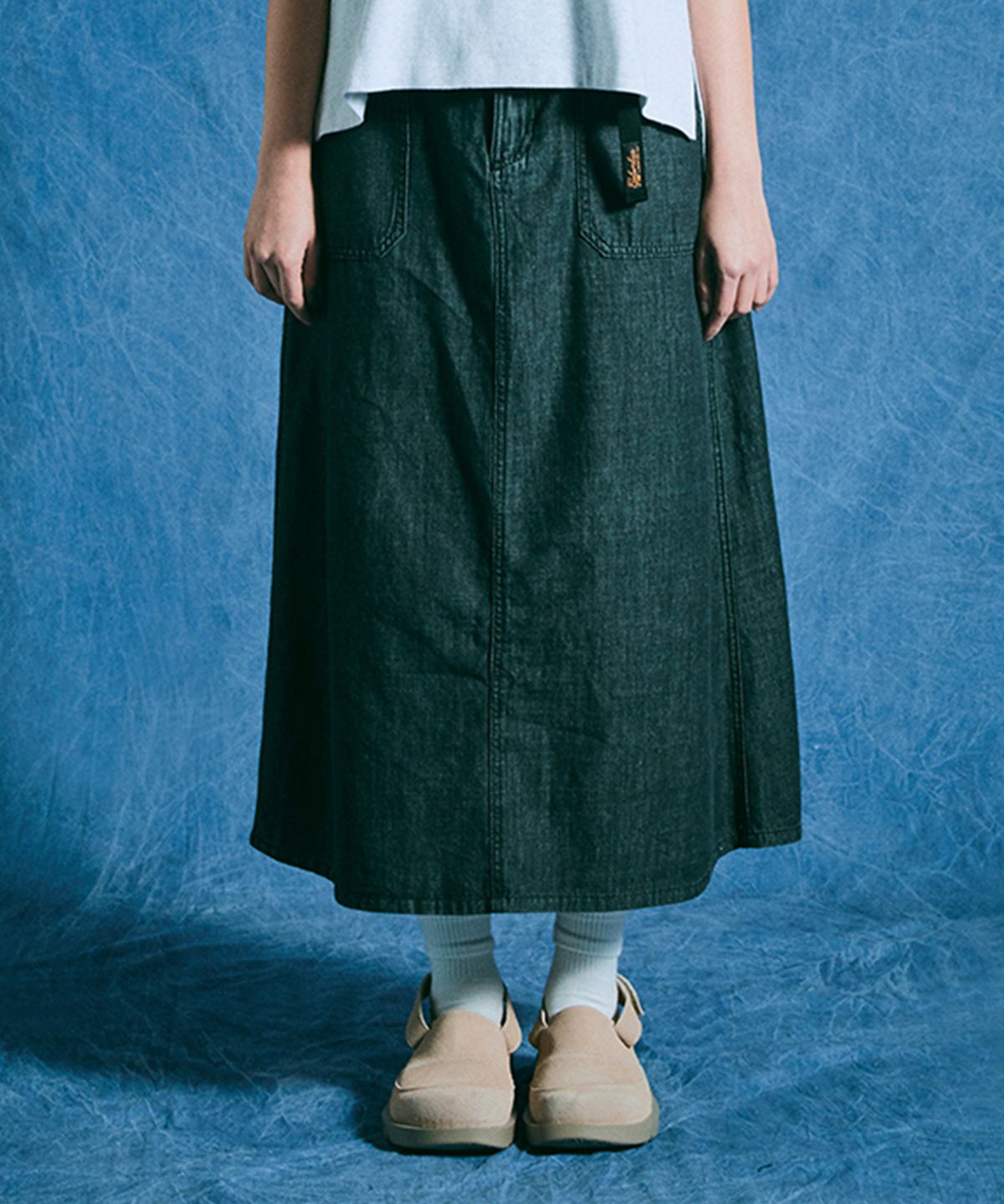 컬럼비아 유니버시티(COLUMBIA UNIVERSITY) SL-LABEL BELTED DENIM LONG SKIRTS 블랙데님