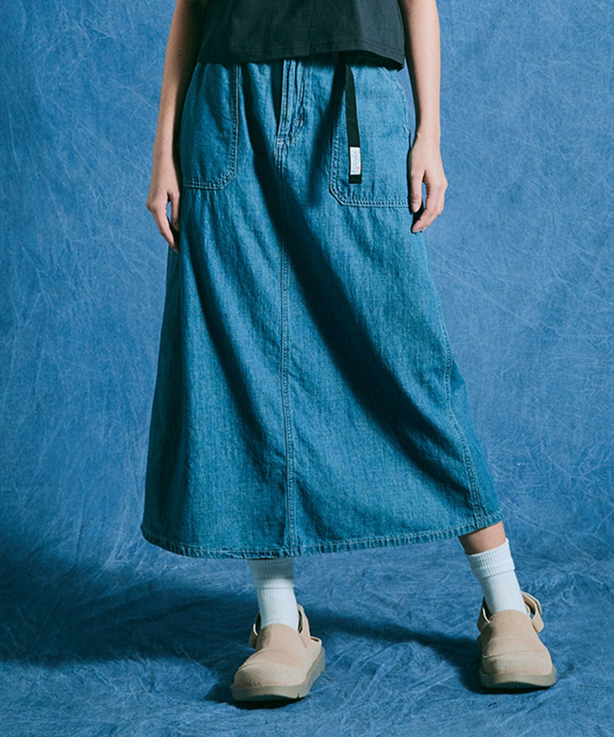 컬럼비아 유니버시티(COLUMBIA UNIVERSITY) SL-LABEL BELTED DENIM LONG SKIRTS 라이트데님