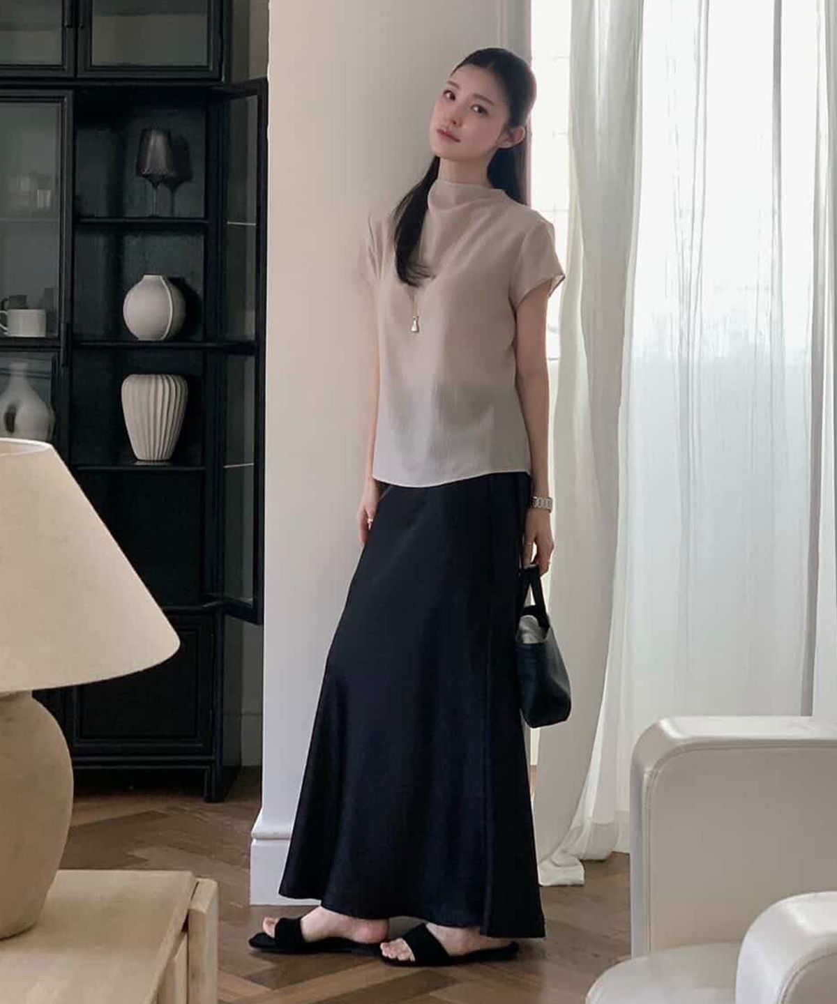 엽페(YUPPE) SATIN LONG SKIRT_BLACK
