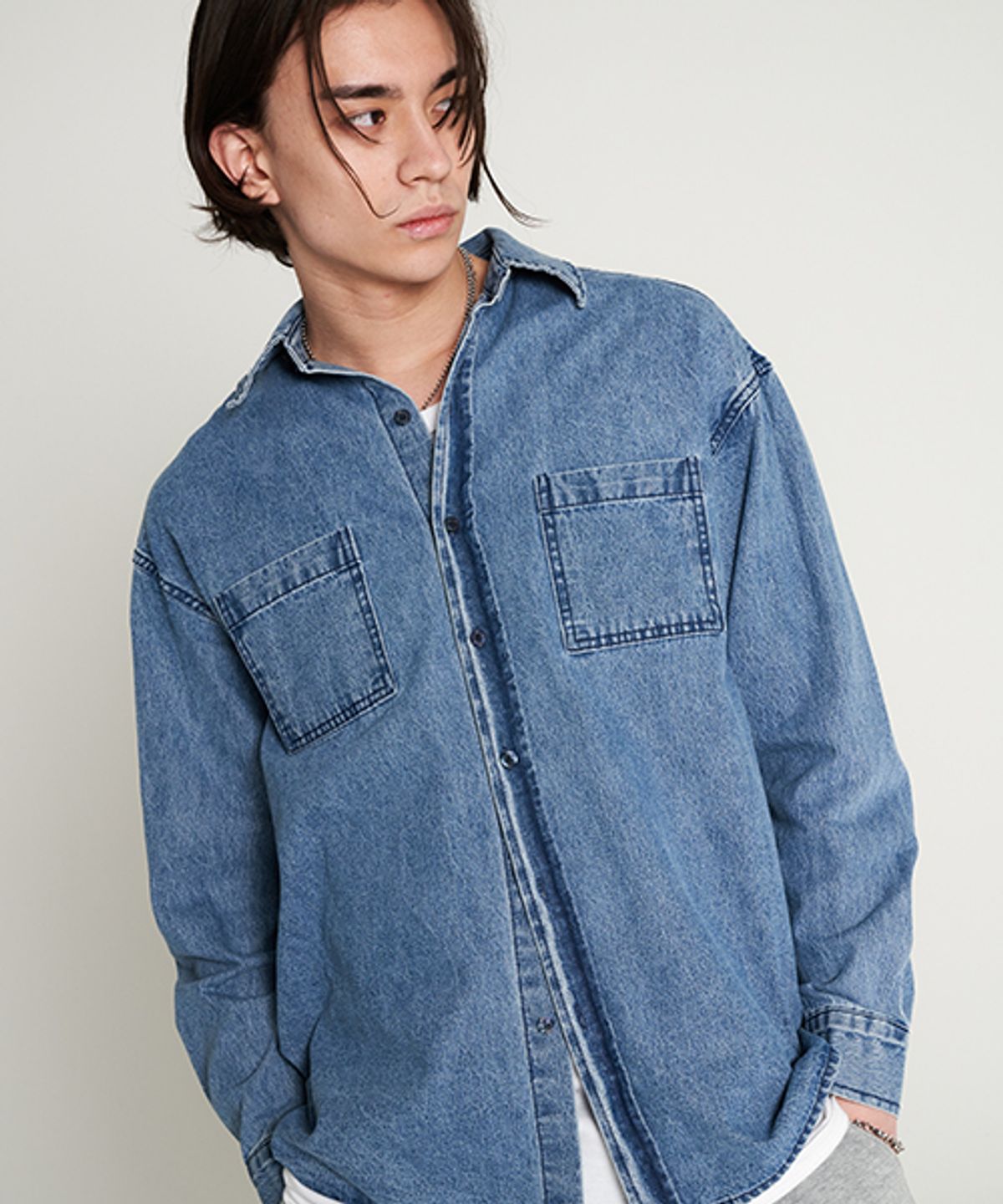 테네르(TENER) Minimal washing pocket denim shirt blue