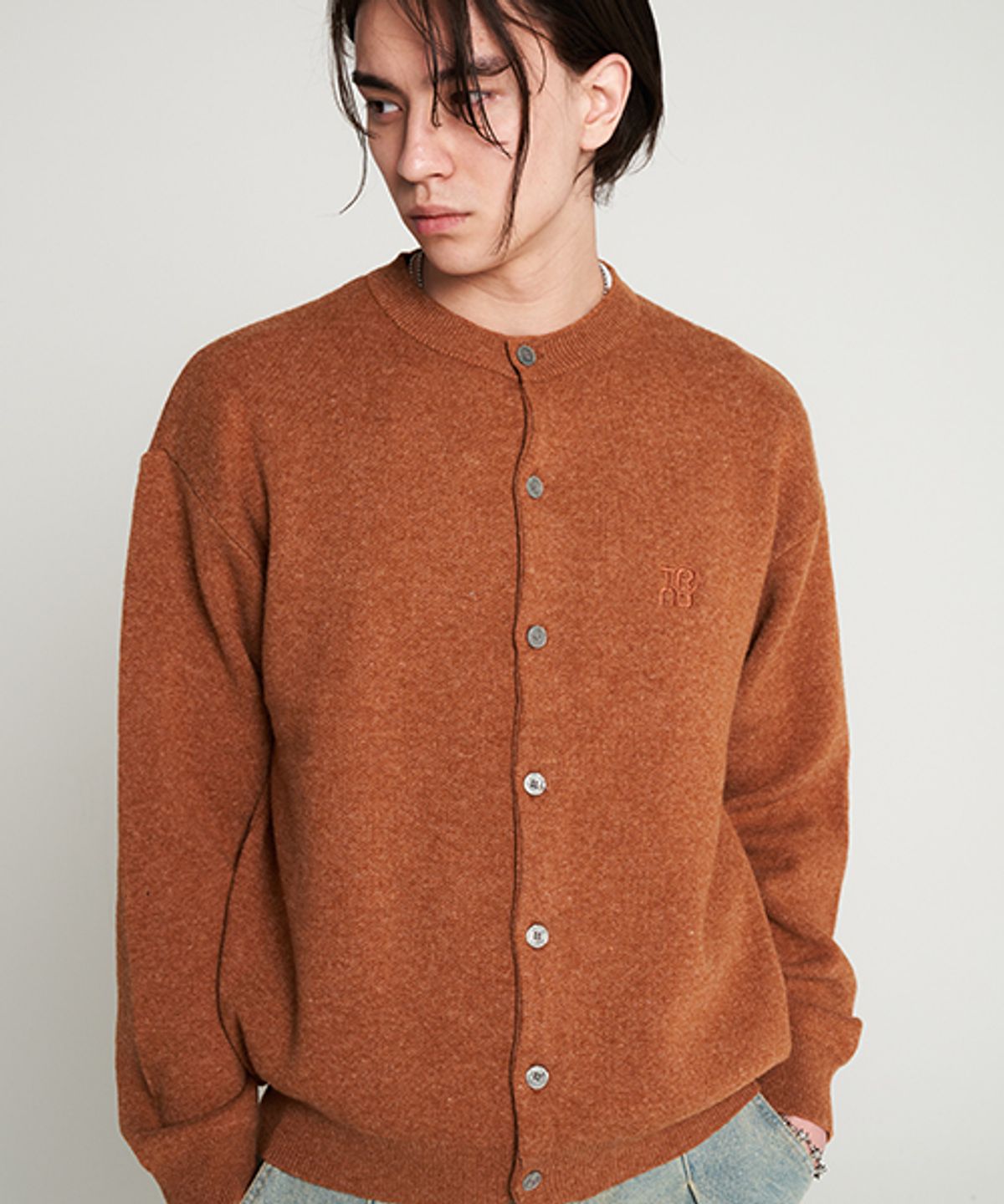 테네르(TENER) Soft Round Embroidered Cardigan brown