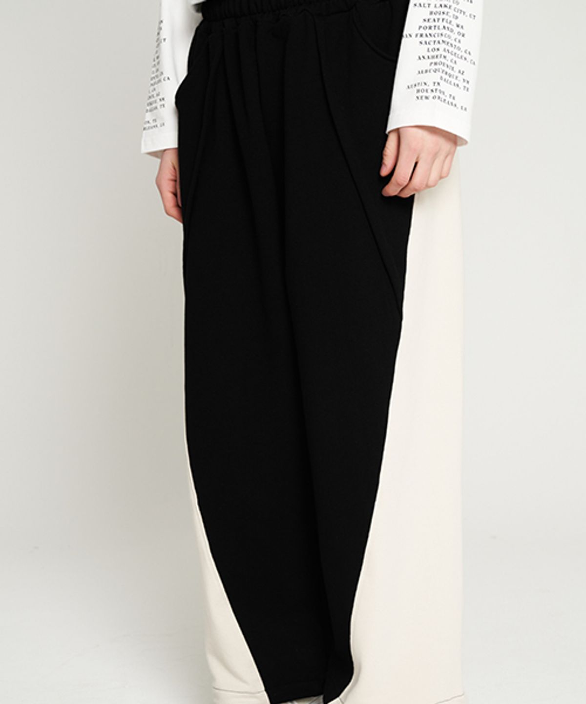 테네르(TENER) Two Color String Wide Banding Pants Black