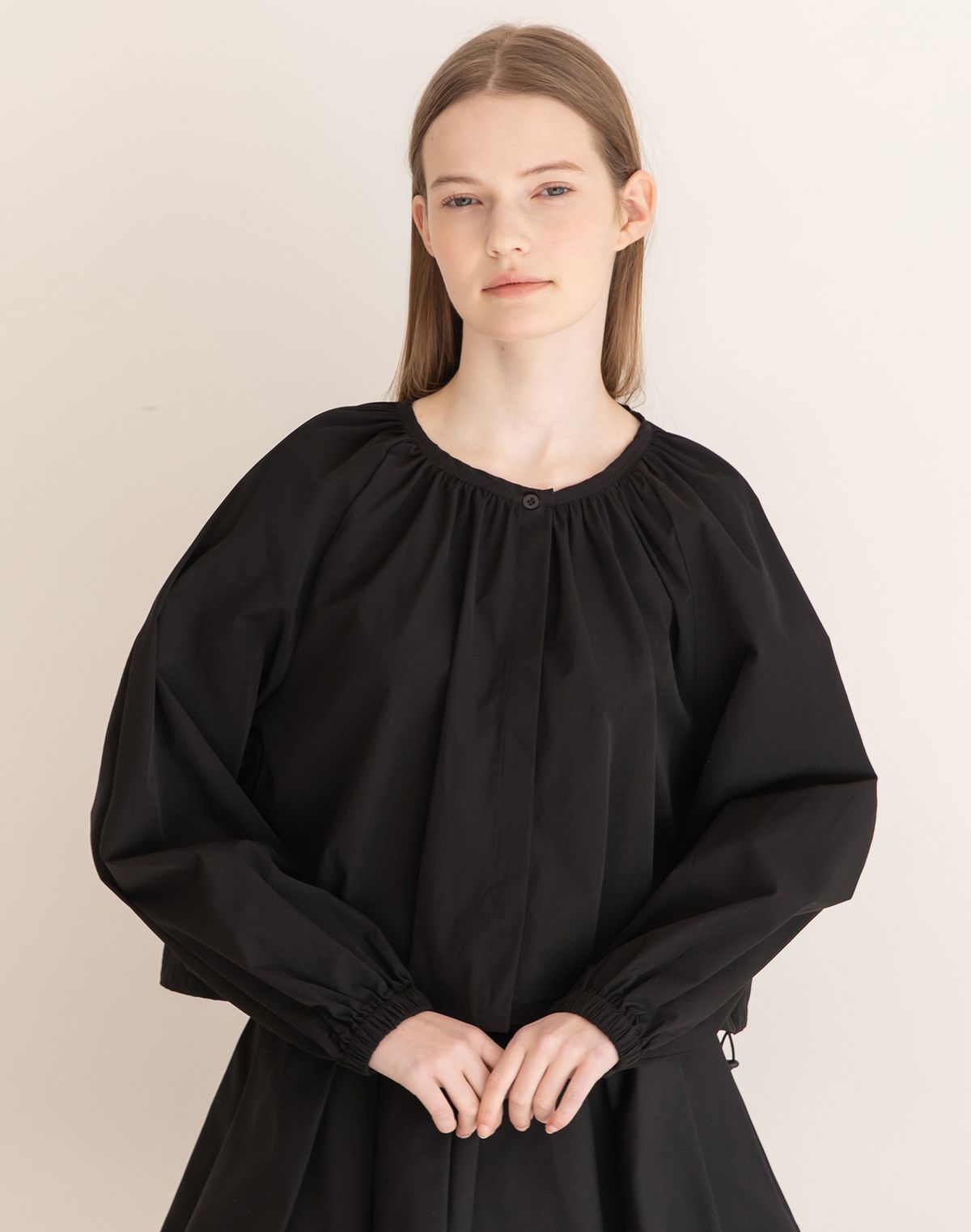 제이마크뉴욕(JMARKNEWYORK) Round-neck outer blouse - Black