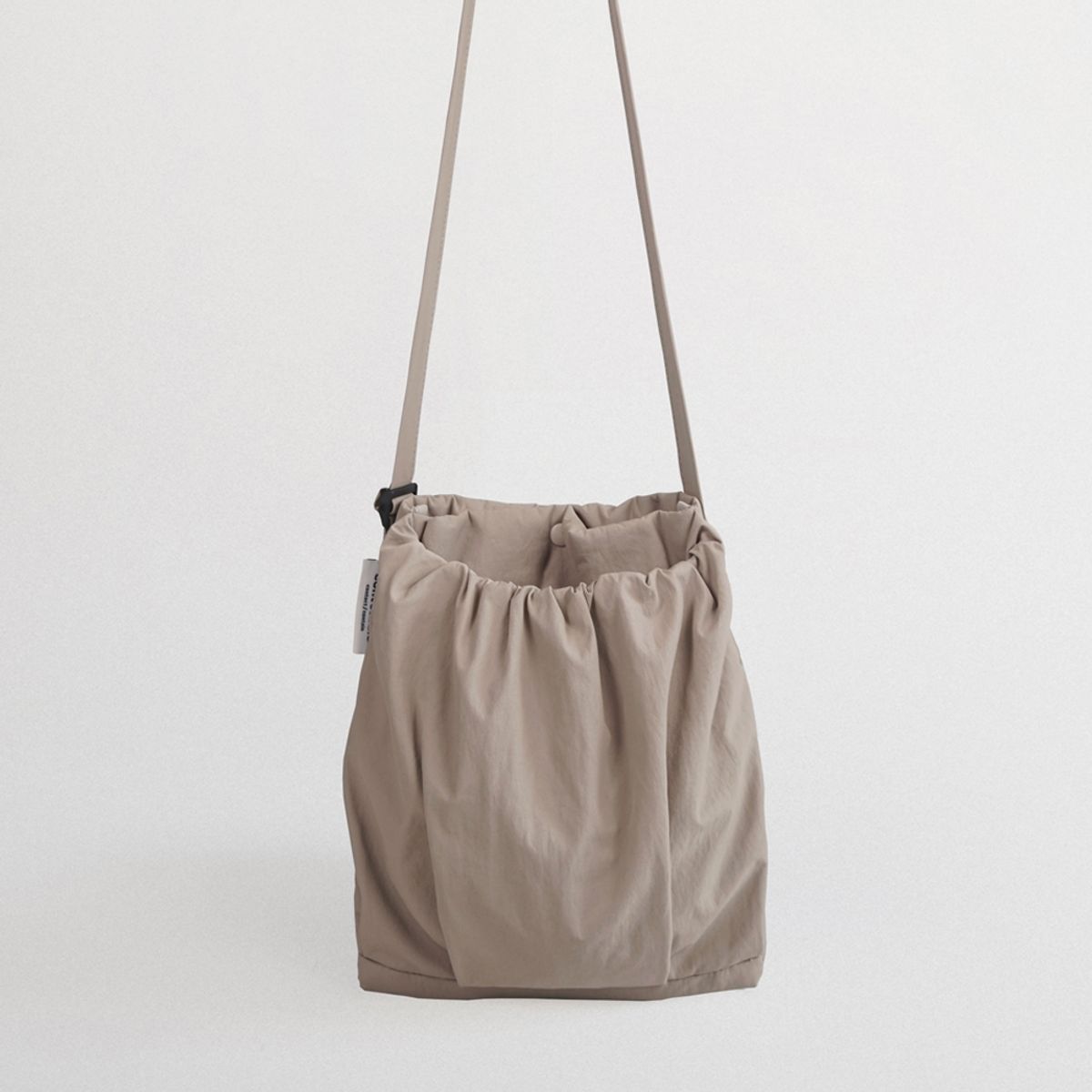 콘트스튜디오(CONTSTUDIO) 쿼카 미니백 2.0 (Sahara beige)