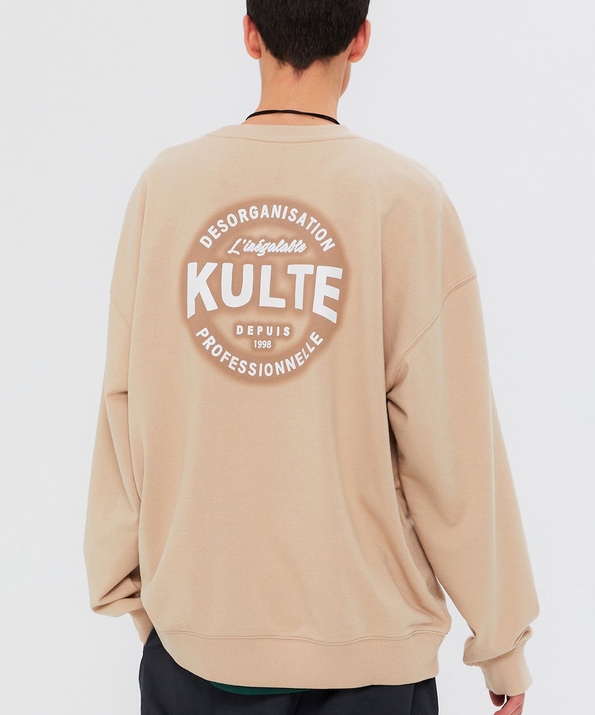 쿨트(KULTE) SOFT CIRCLE SKETCH CREWNECK L.BEIGE
