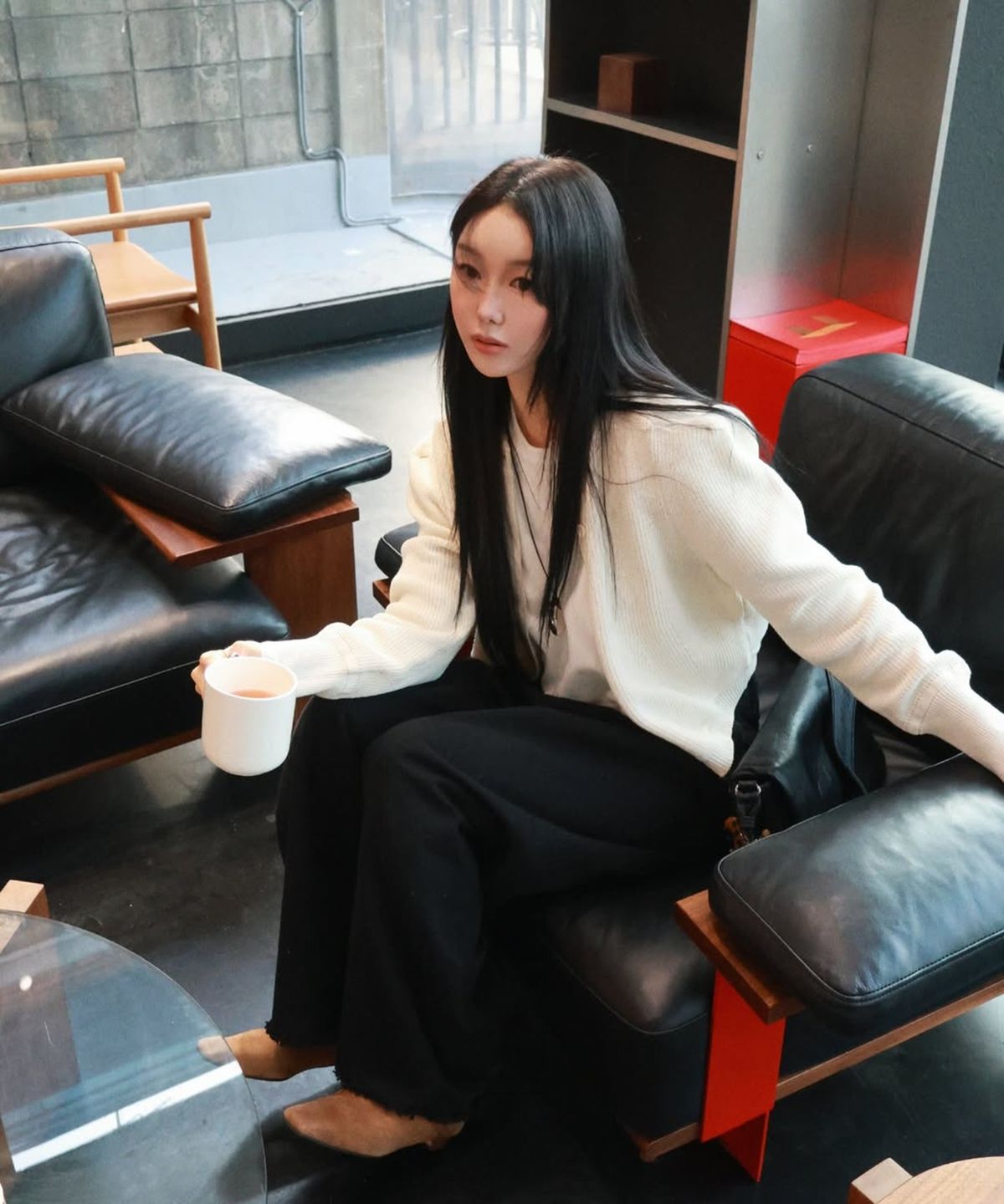 아위(AHWE) Ribbed Shoulder Cardigan_IVORY