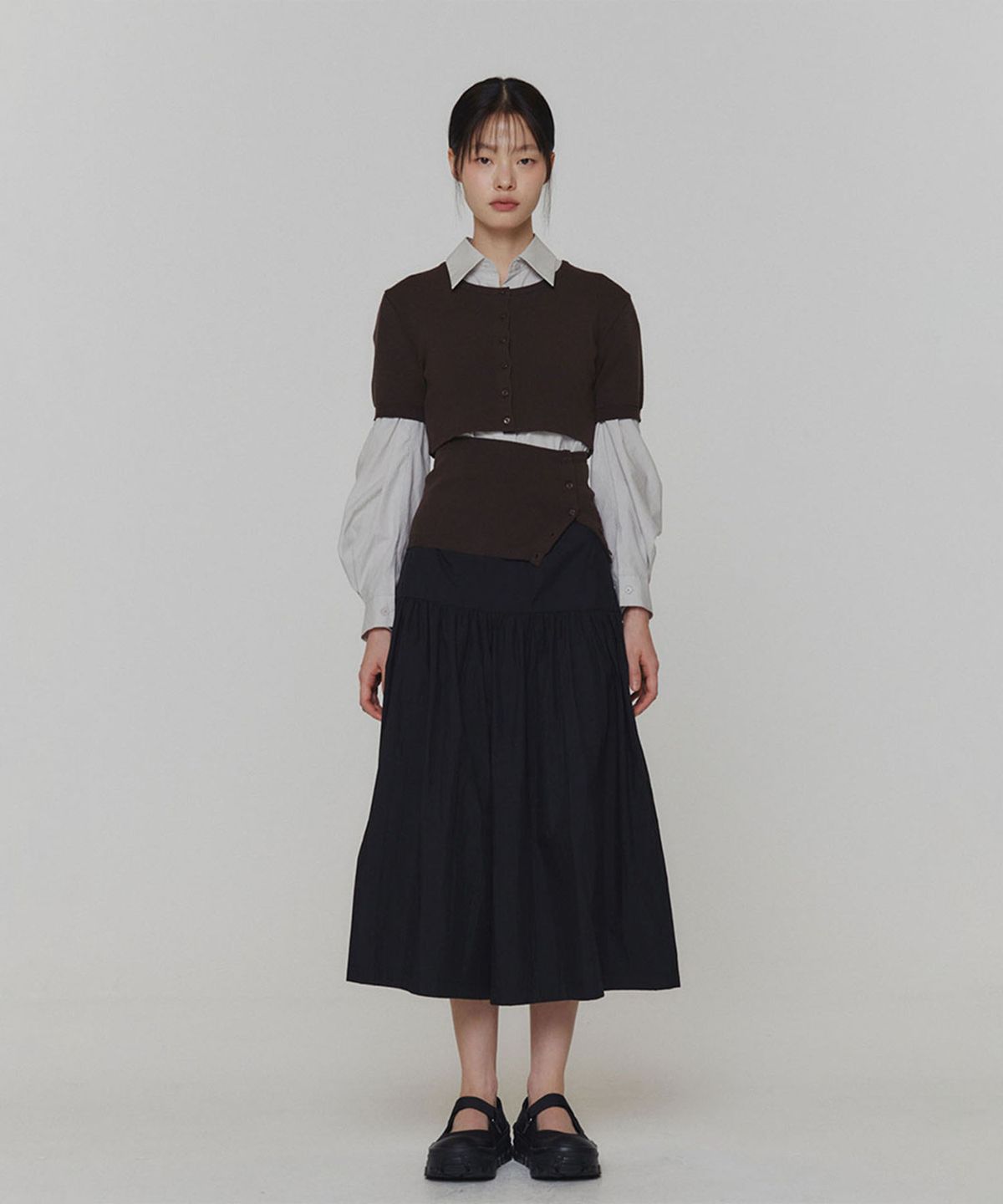 아모멘토(AMOMENTO) CROP BUTTON CARDIGAN SET_DARK BROWN