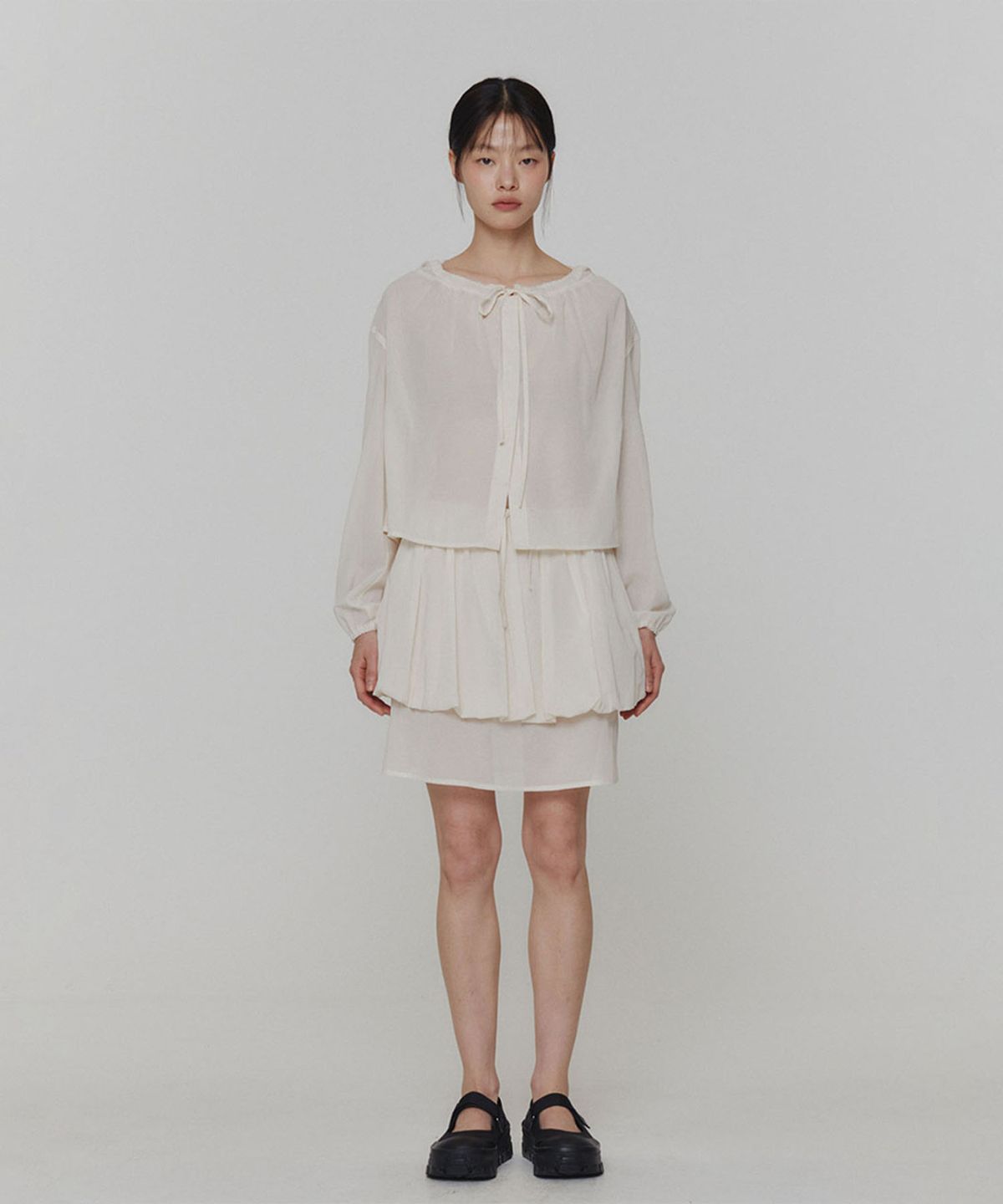 아모멘토(AMOMENTO) SHEER SHIRRING HOODED BLOUSE_IVORY