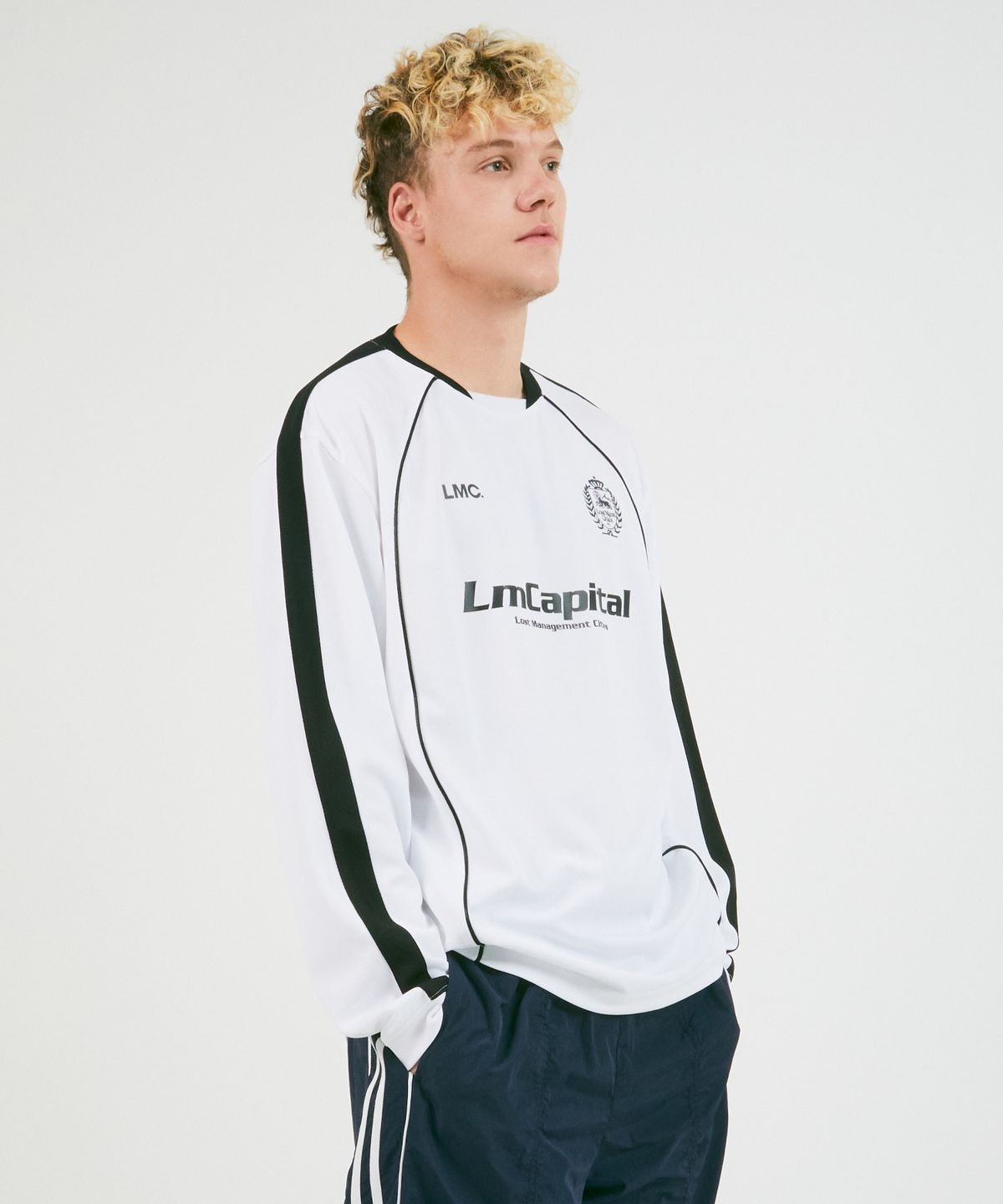 엘엠씨(LMC) CAPITAL LONG SLV TEE white