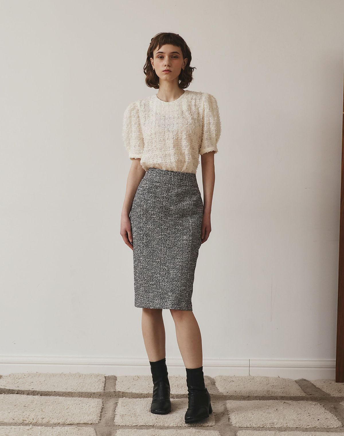 지에마르(GIEMAR) ROMANTIC HLINE SKIRT BLACK