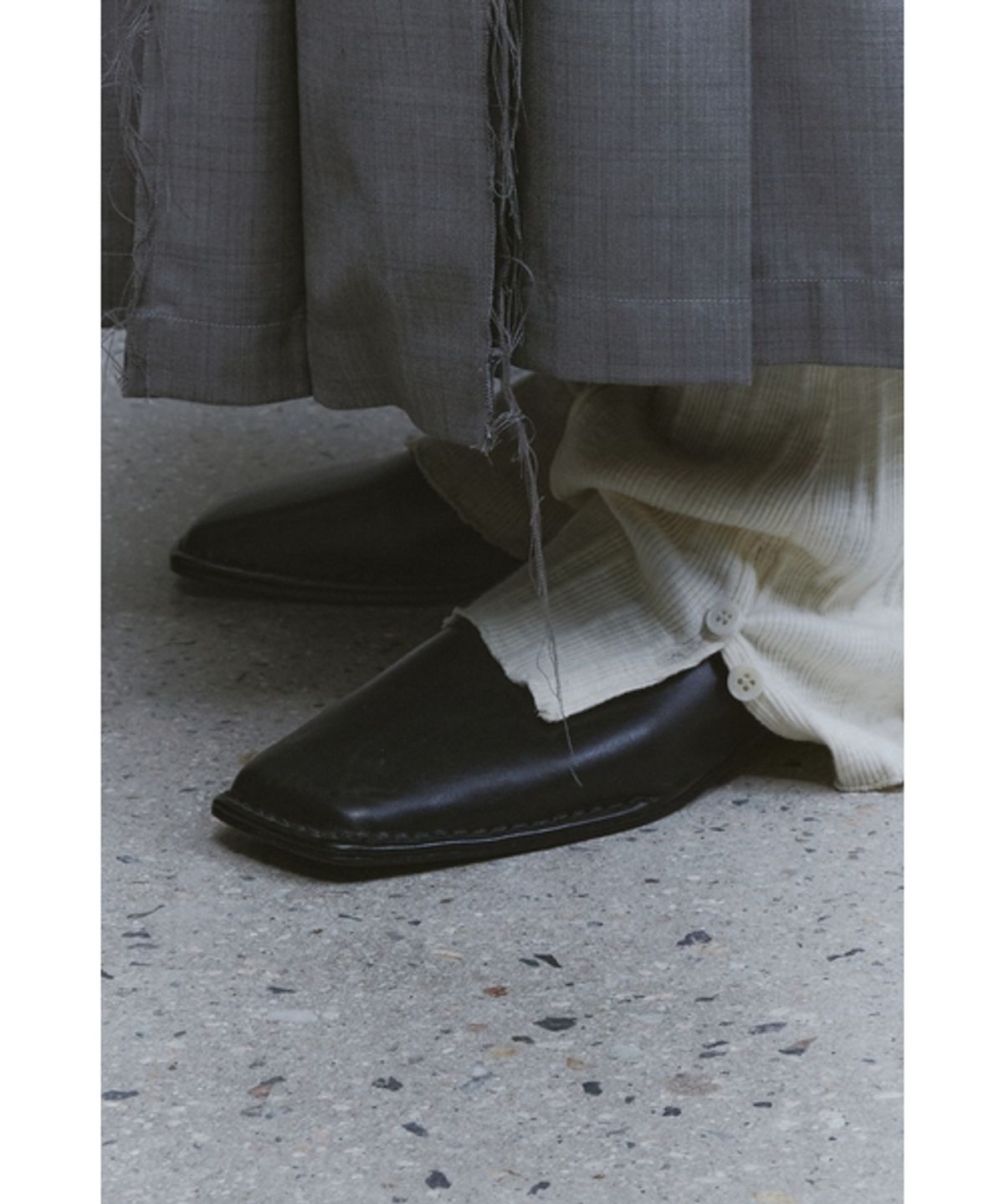 유스(YOUTH) Side-Slit Leggings Pants - Ivory