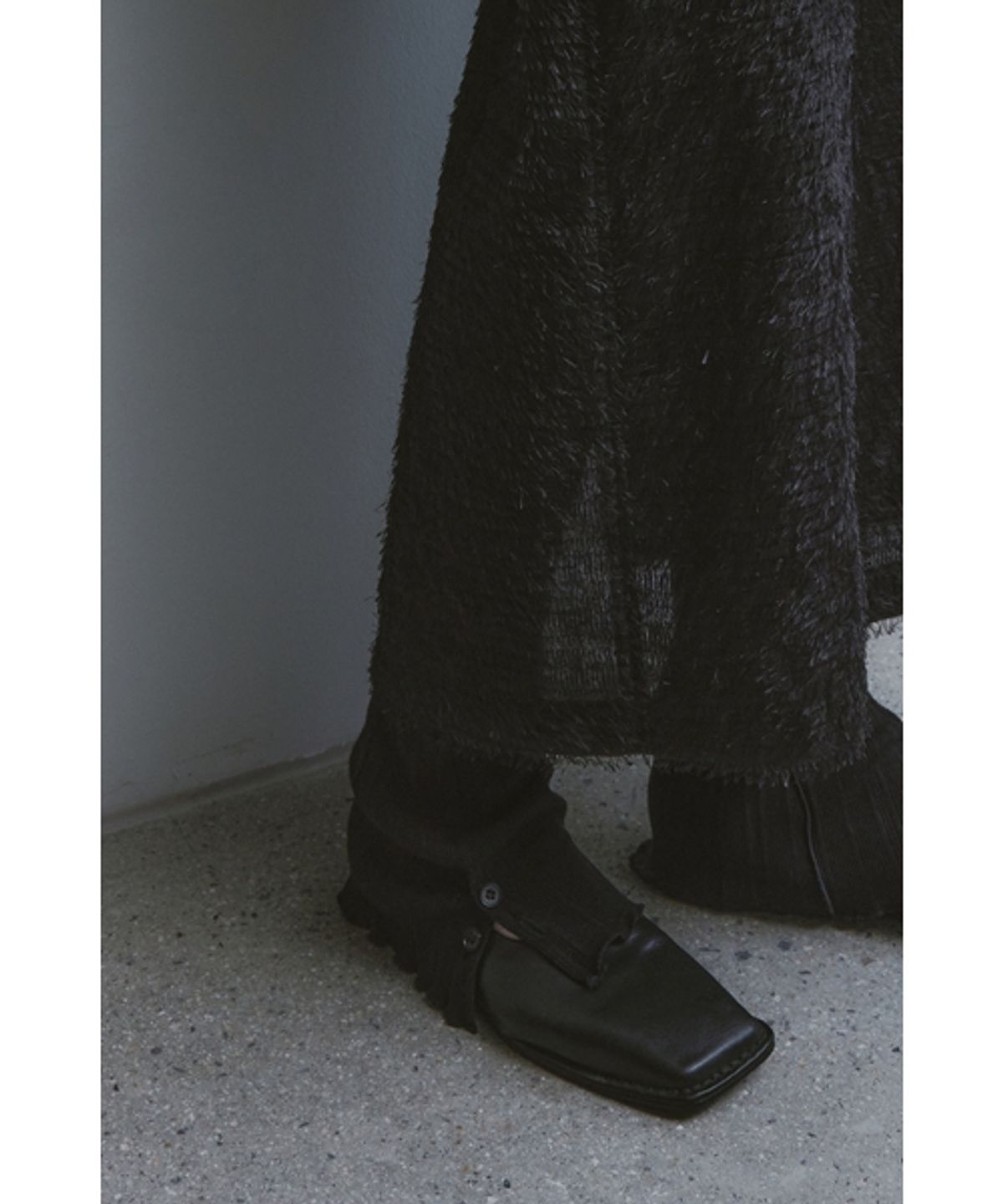 유스(YOUTH) Side-Slit Leggings Pants - Black
