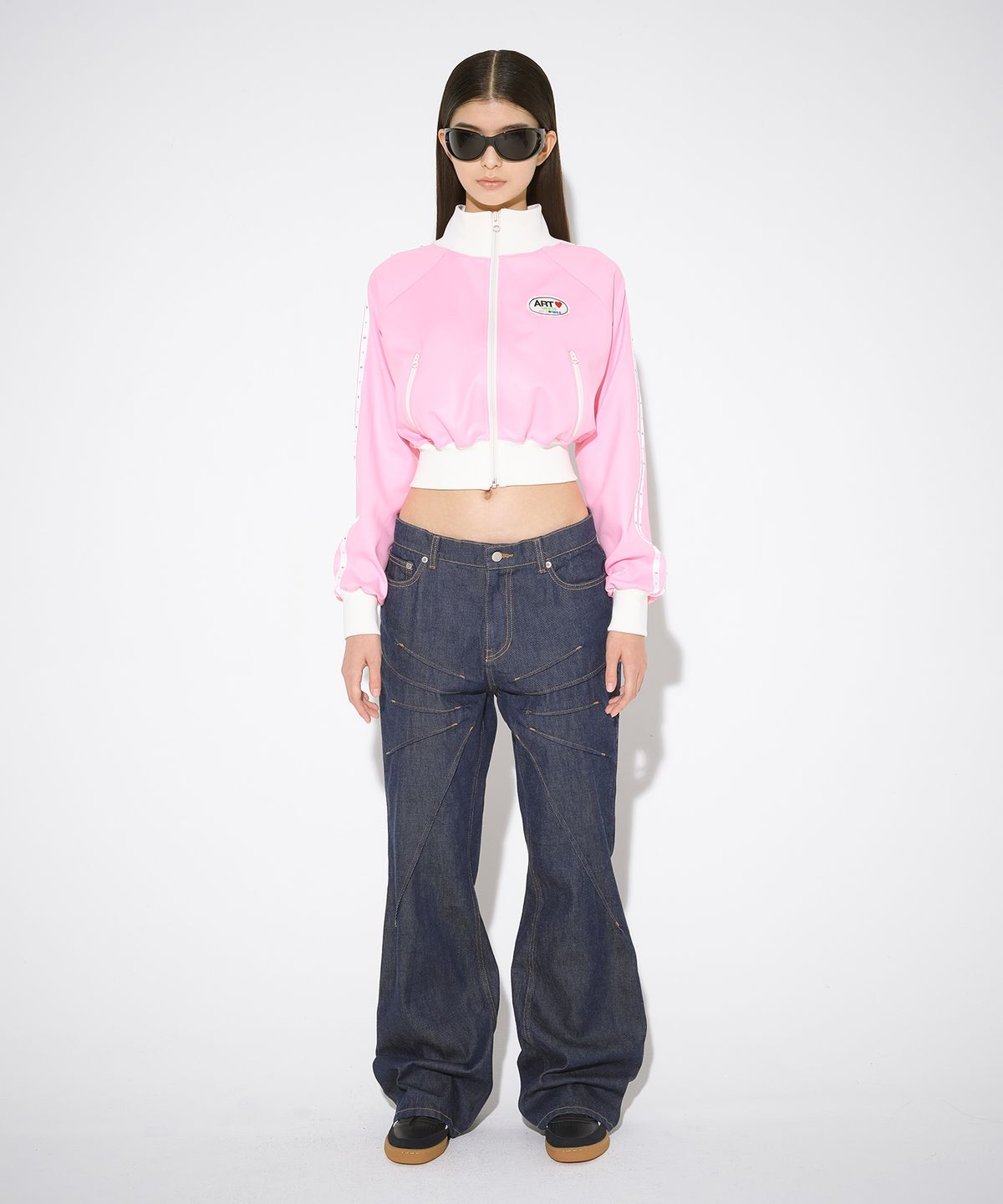 더뮤지엄비지터(THEMUSEUMVISITOR) ART LOGO PATCH STITCHED TRACK JACKET (PINK)