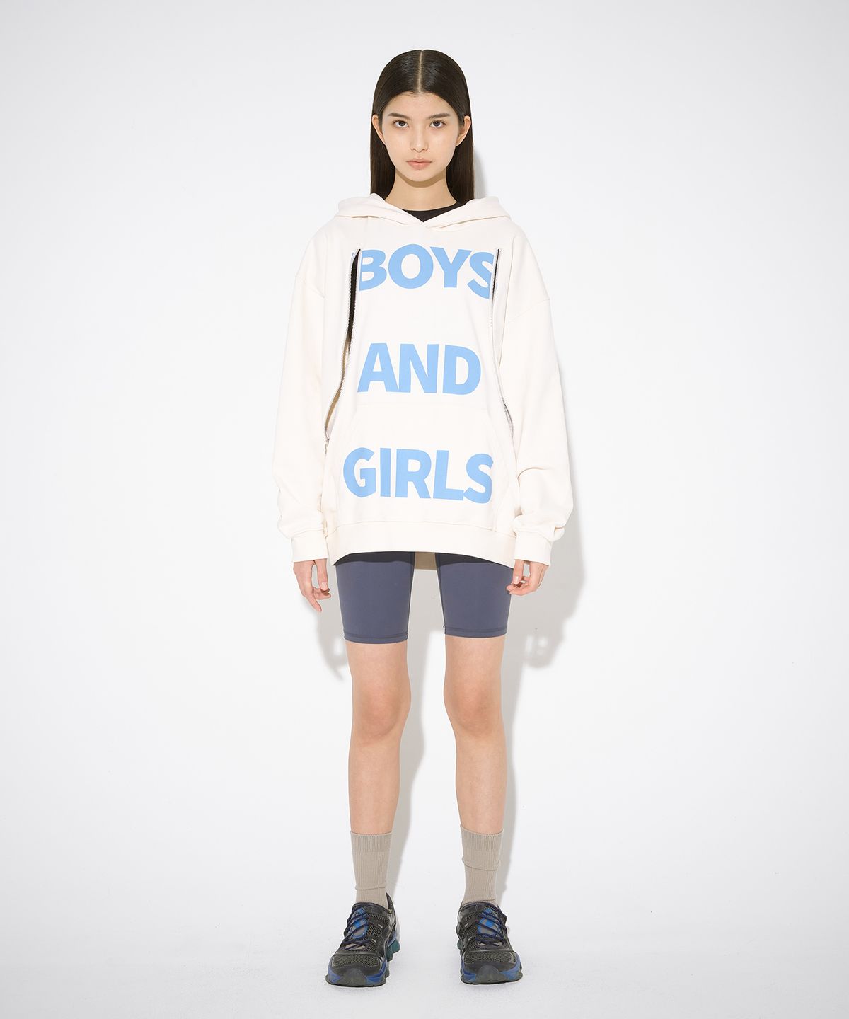 더뮤지엄비지터(THEMUSEUMVISITOR) BNG PRINTED CURVERD ZIPPER HOODY (IVORY)