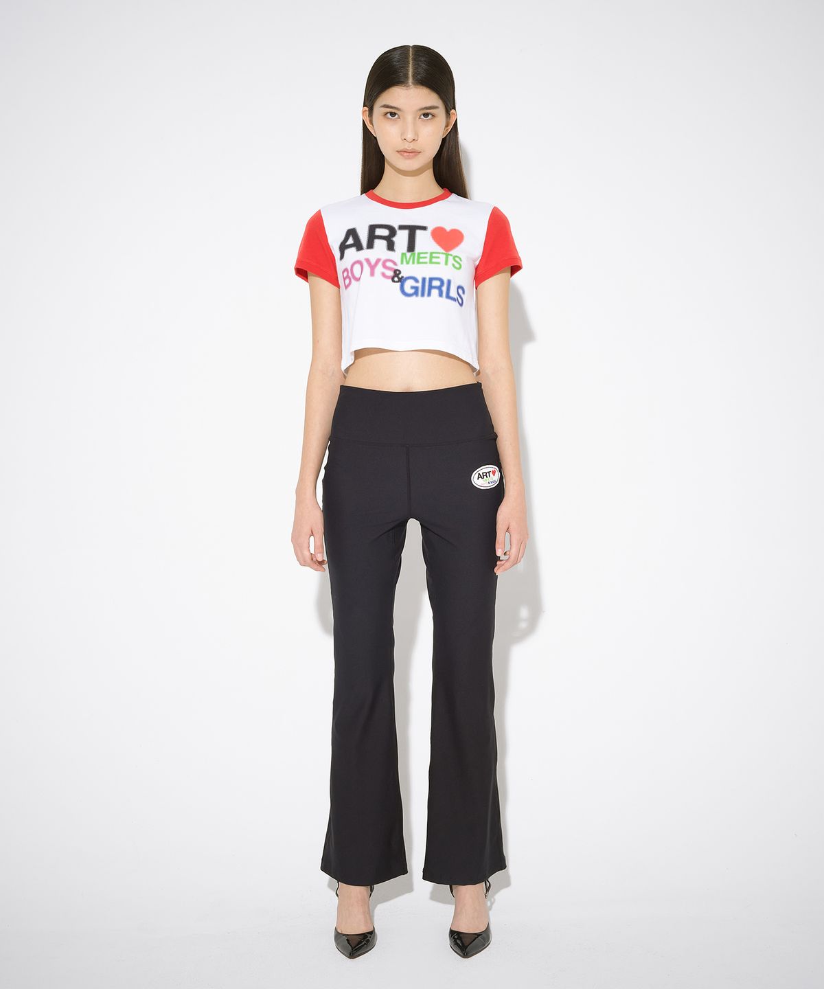 더뮤지엄비지터(THEMUSEUMVISITOR) AMBG PRINTED CROP T-SHIRT (WHITE / RED)