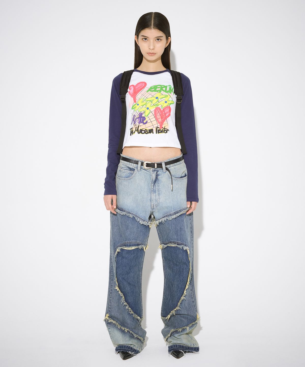 더뮤지엄비지터(THEMUSEUMVISITOR) ESSENTIAL TMV PAINTING RAGLAN LONG SLEEVE (BLACK)