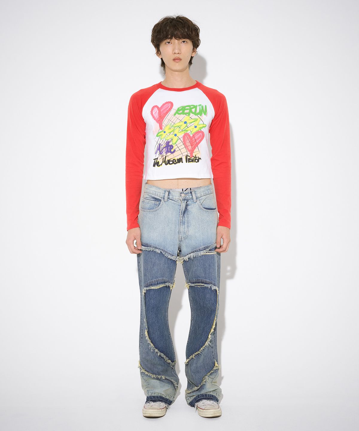 더뮤지엄비지터(THEMUSEUMVISITOR) ESSENTIAL TMV PAINTING RAGLAN LONG SLEEVE (RED)