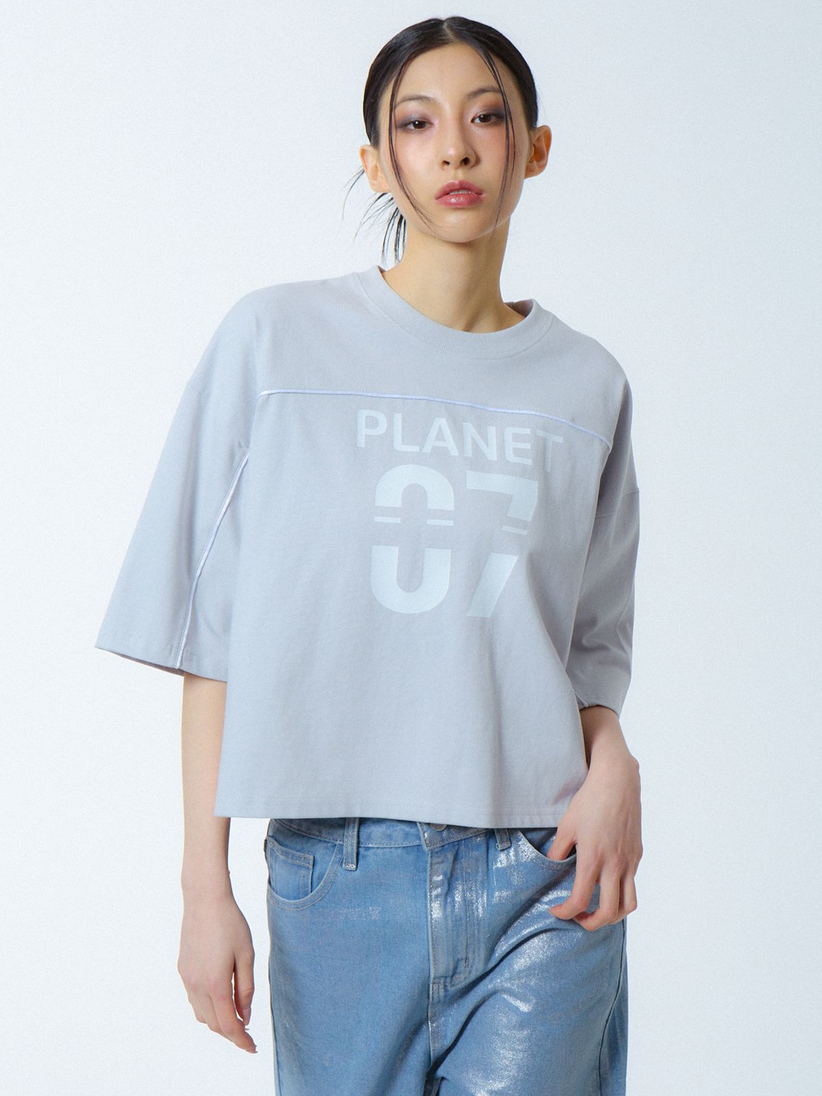 언노운 플라넷(UNKNOWN PLANET) 파이핑 루즈핏 크롭티 그레이
